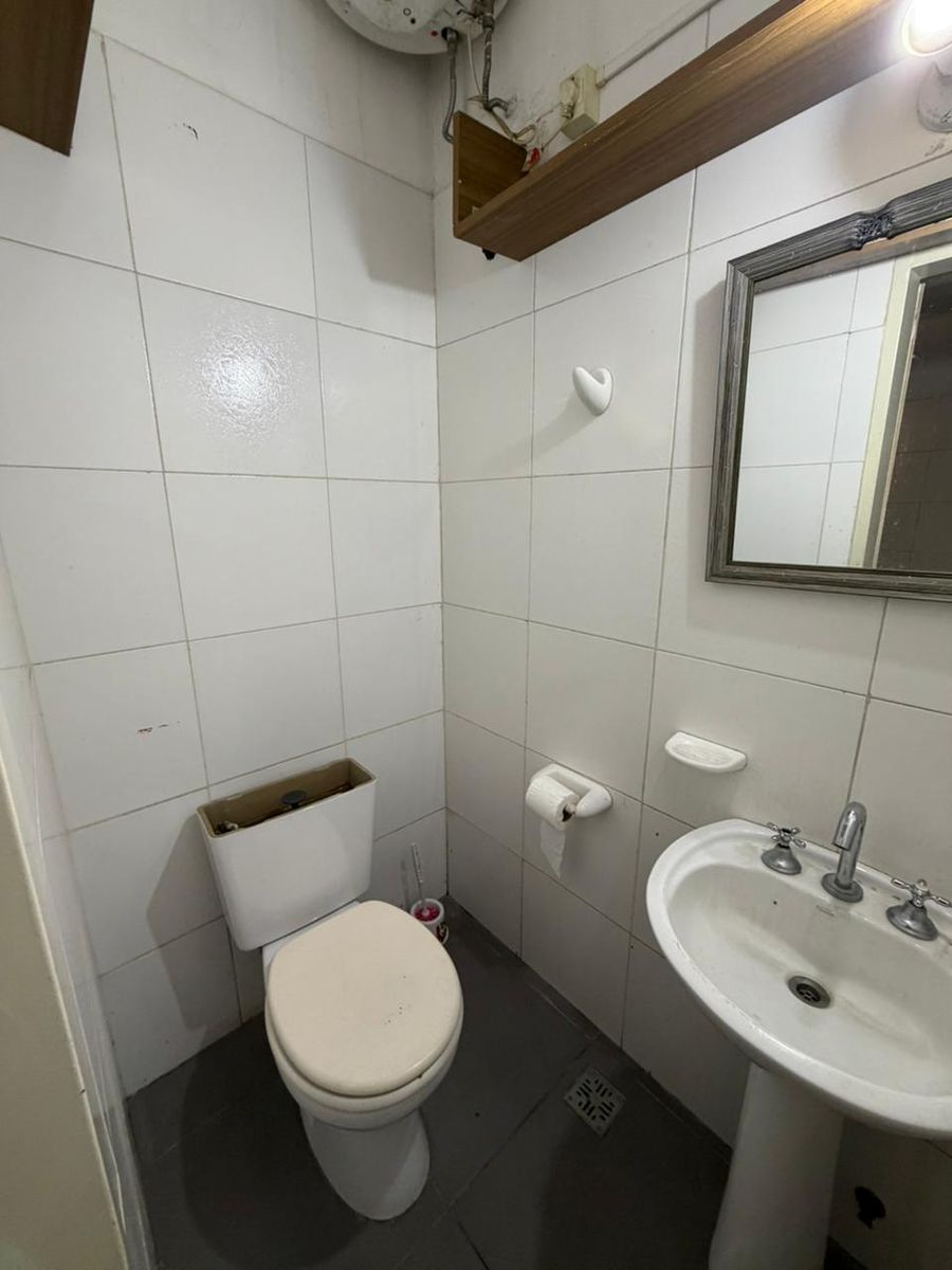 Local Comercial en Av. Italia N° 665 - 13