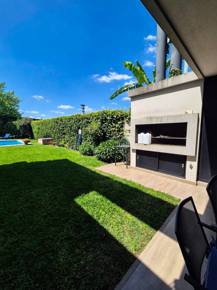 Casa en Av. Eva Peron 466, General Rodríguez - 13