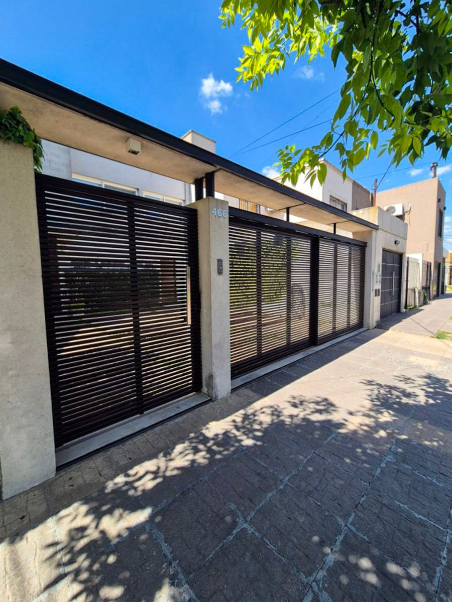Casa en Av. Eva Peron 466, General Rodríguez - 18