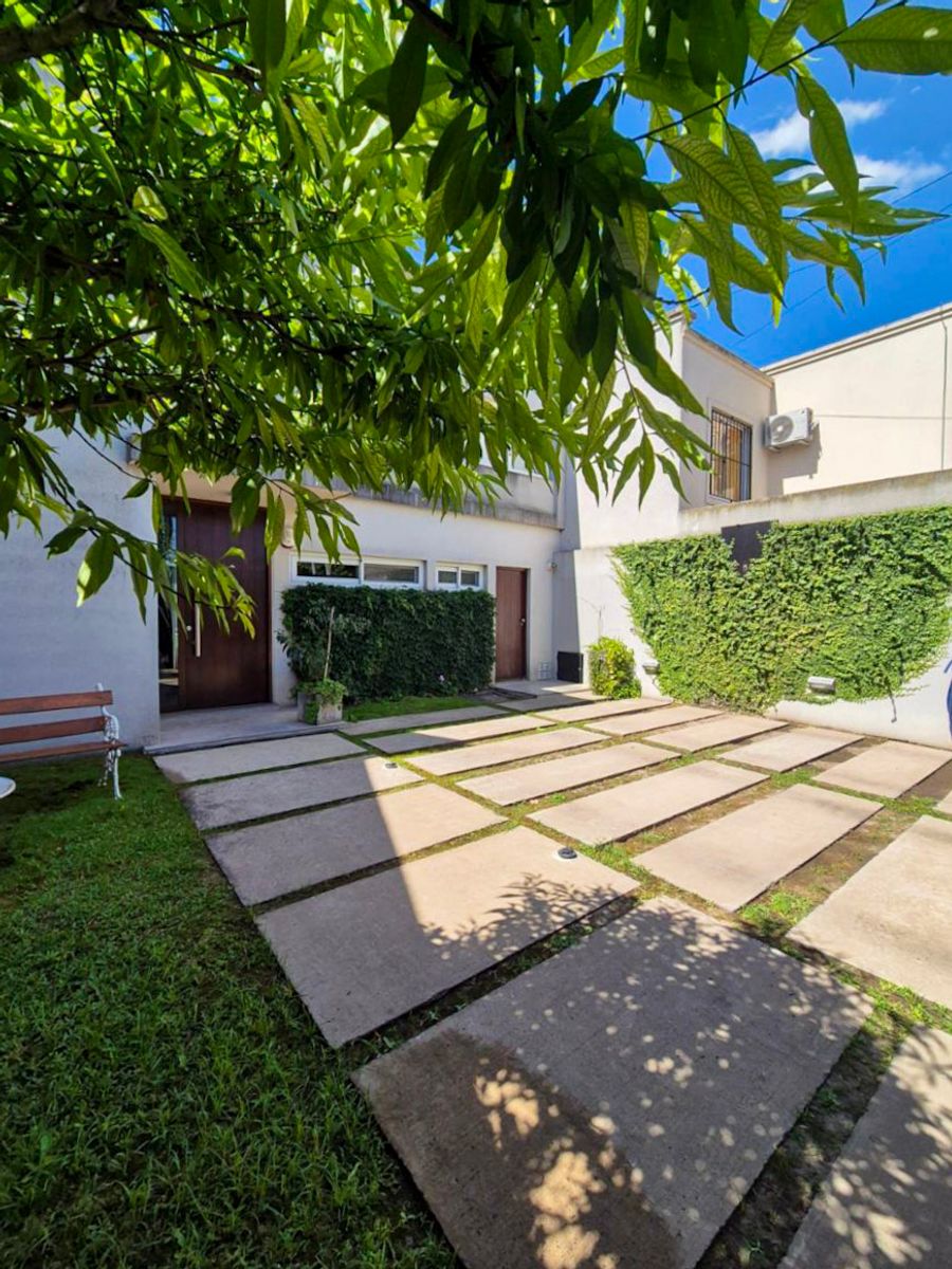 Casa en Av. Eva Peron 466, General Rodríguez - 19