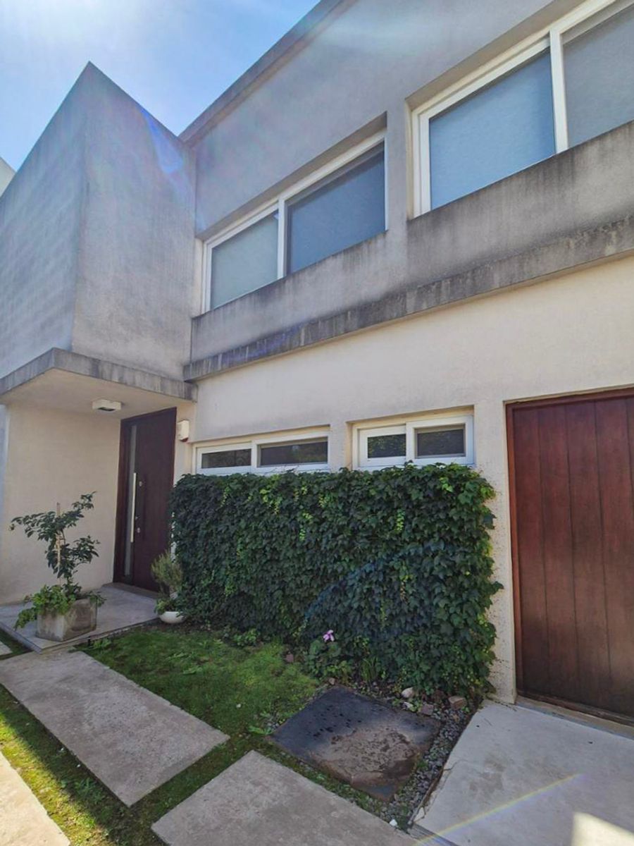 Casa en Av. Eva Peron 466, General Rodríguez - 22