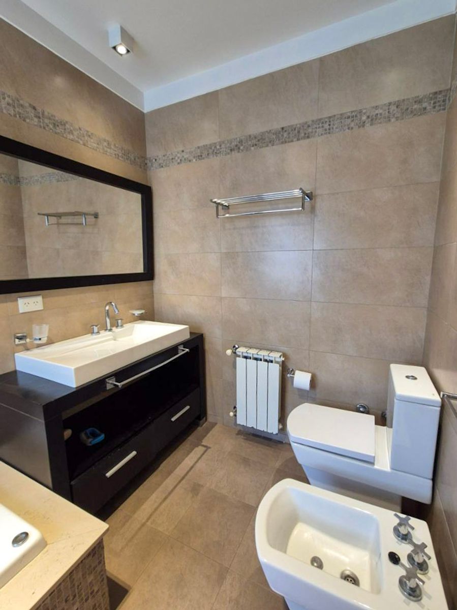 Casa en Av. Eva Peron 466, General Rodríguez - 28