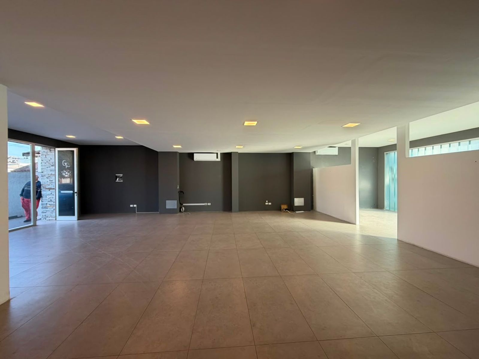 Local Comercial en edificio Spazio, Pedro Whelan 674 - 4