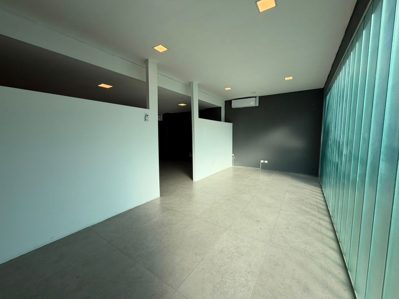 Local Comercial en edificio Spazio, Pedro Whelan 674 - 5