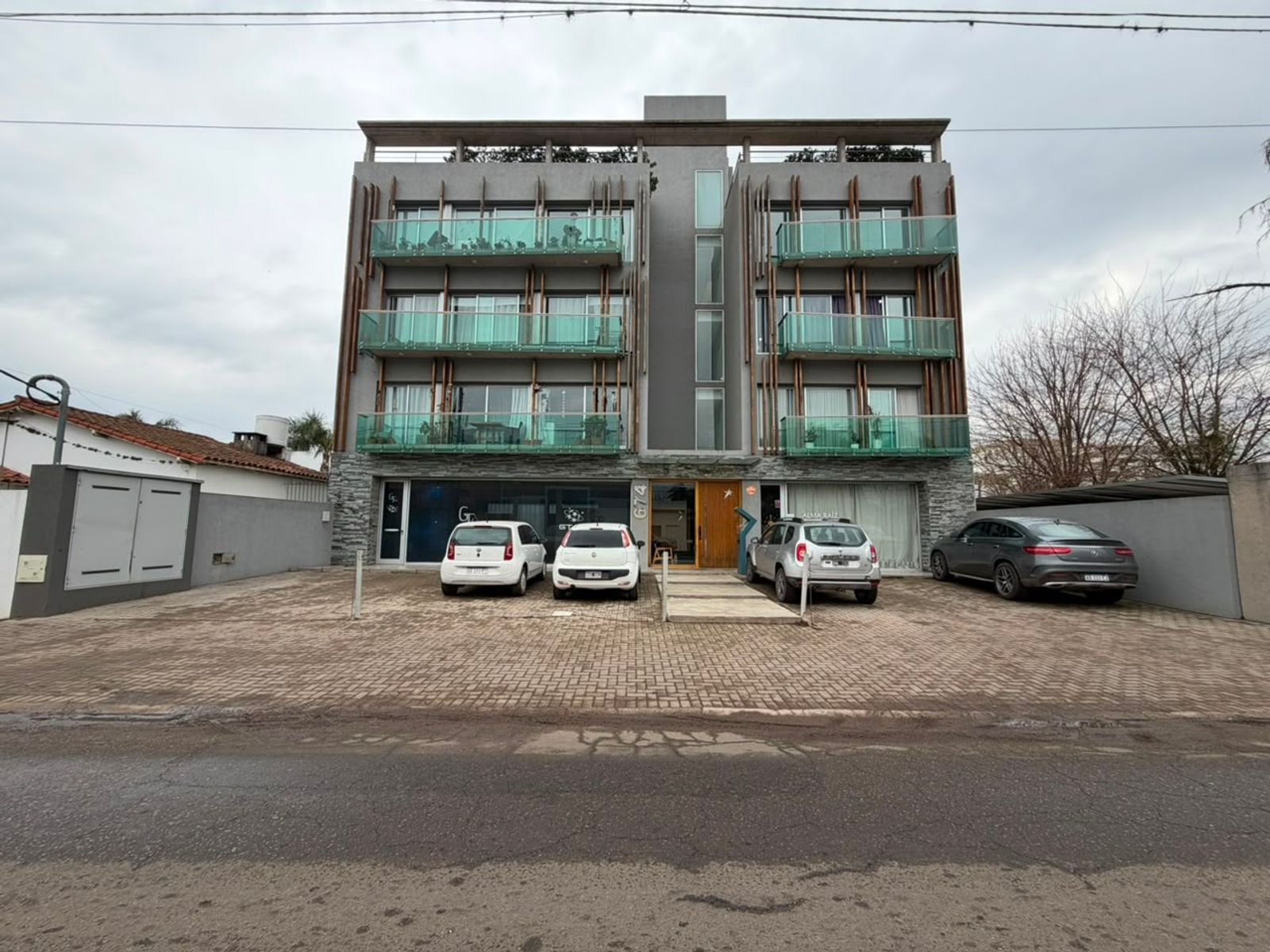 Local Comercial en edificio Spazio, Pedro Whelan 674 - 9