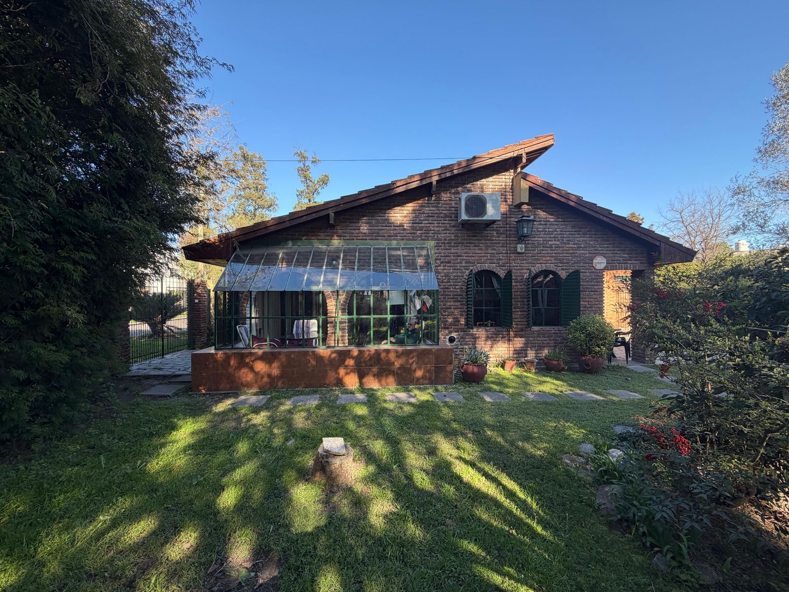 Casa y 2 lotes en esquina Las Casuarinas y Los Alamos, General Rodríguez - 5