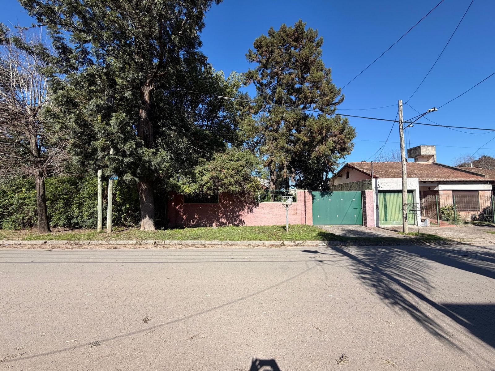 Casa y 2 lotes en esquina Las Casuarinas y Los Alamos, General Rodríguez - 14