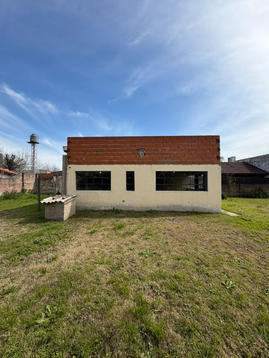 Terreno con casa a reciclar en Asturias 253, General Rodríguez — foto 3
