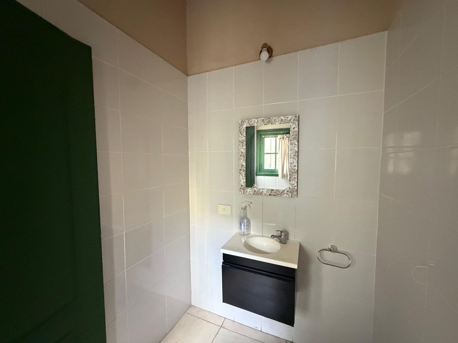 Local Comercial Ideal para estudios / consultorios en Carlos Pellegrini 1045, General Rodríguez - 4