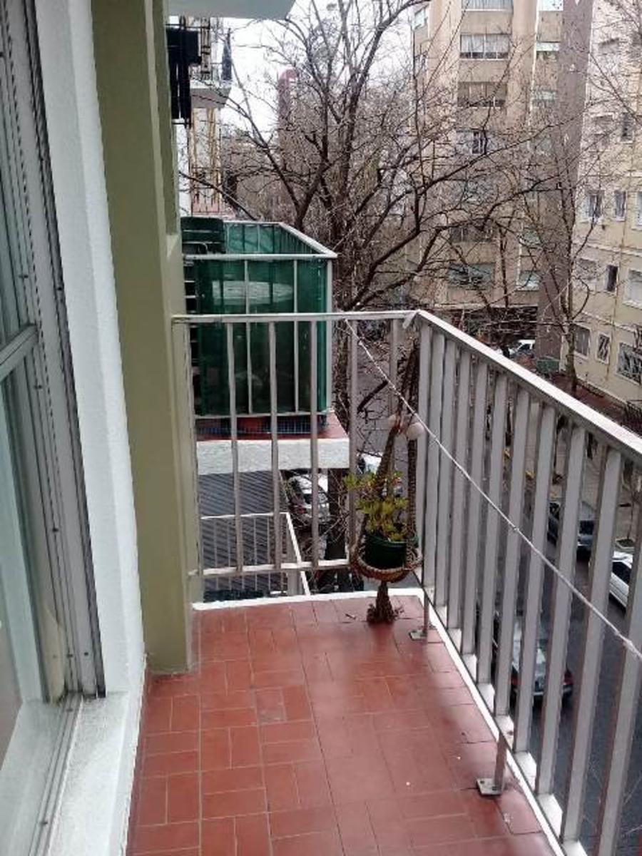 OPORTUNIDAD. DEPARTAMENTO DE UN AMBIENTE A LA CALLE CON BALCÓN SALIENTE. EXCELENTE — foto 6