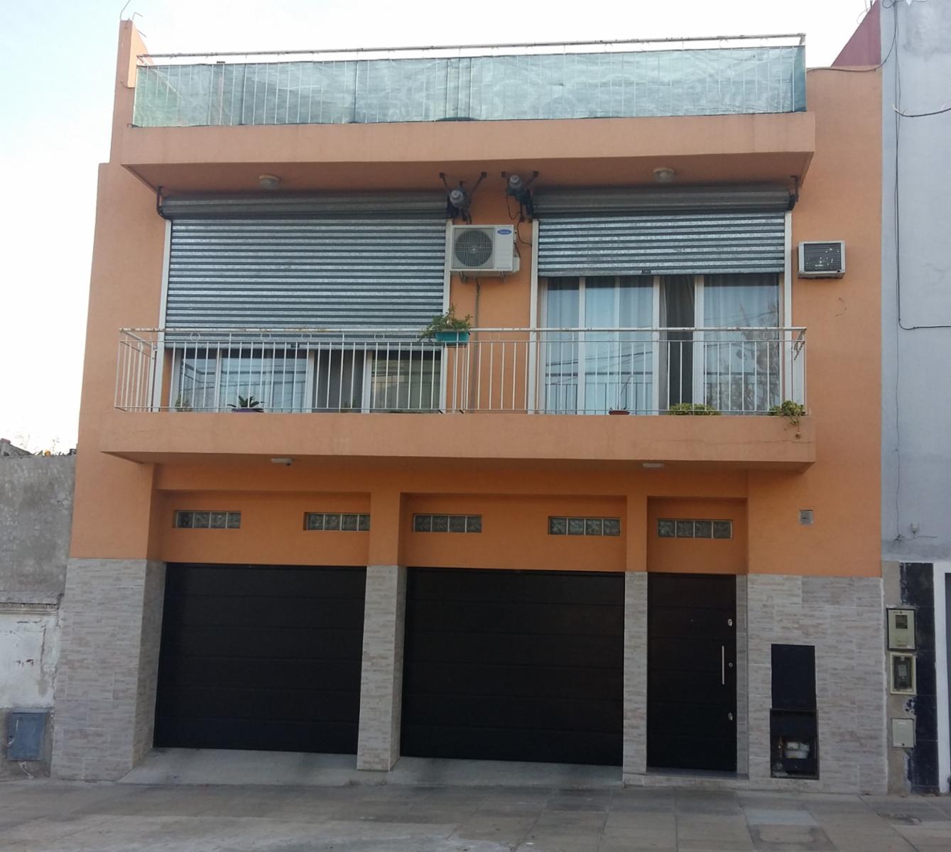 CASA EN VENTA EN MATADEROS 4 AMBIENTES PLAYROOM QUINCHO GARAGE 2 AUTOS — foto 4