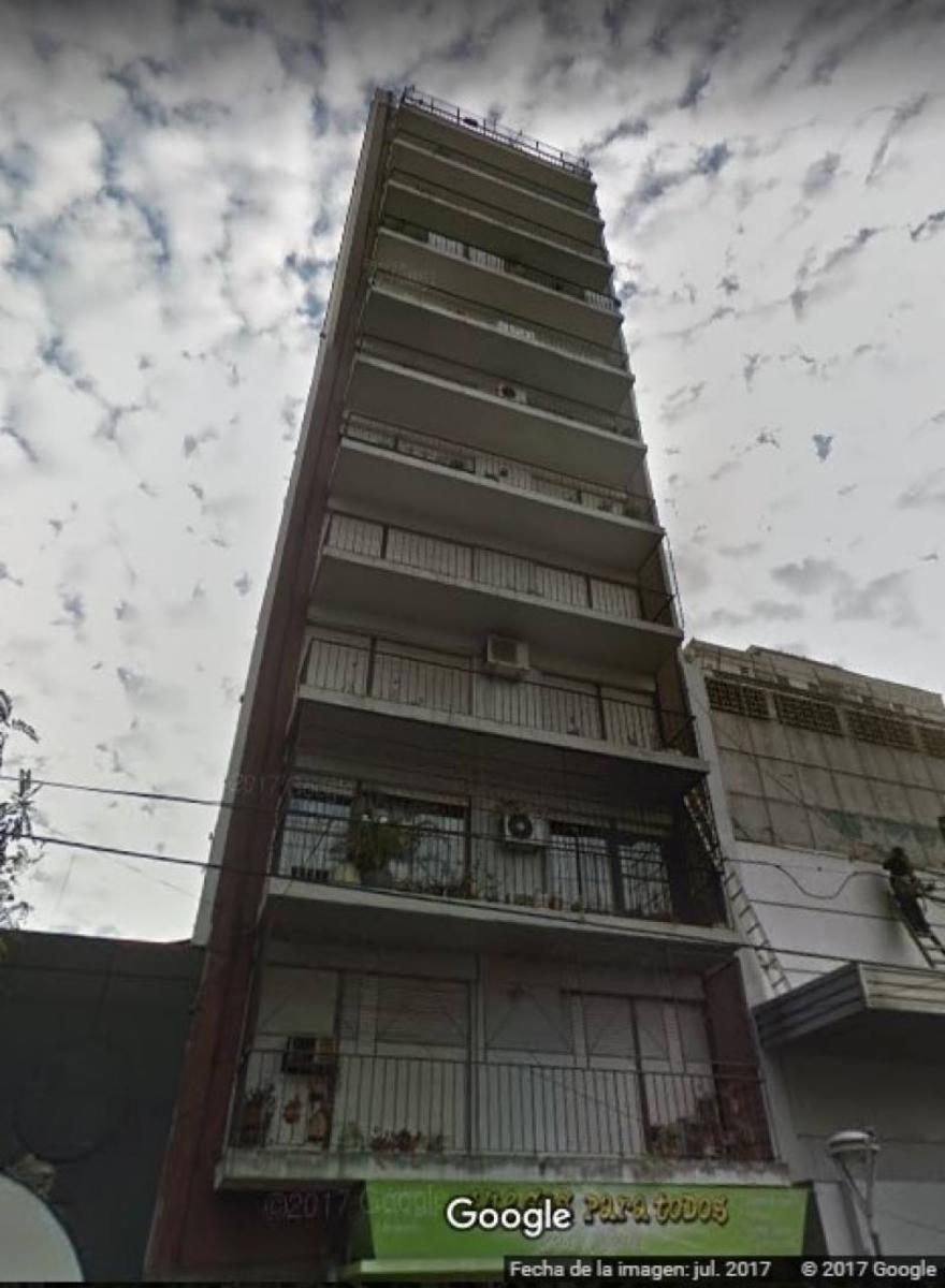 DEPARTAMENTO EN VENTA EN FLORES 4 AMBIENTES MUY AMPLIOS METROS DEL SUBTE
