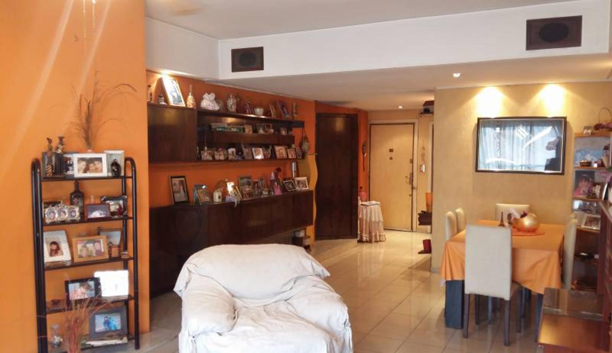 DEPARTAMENTO EN VENTA EN FLORES 4 AMBIENTES MUY AMPLIOS METROS DEL SUBTE — foto 4