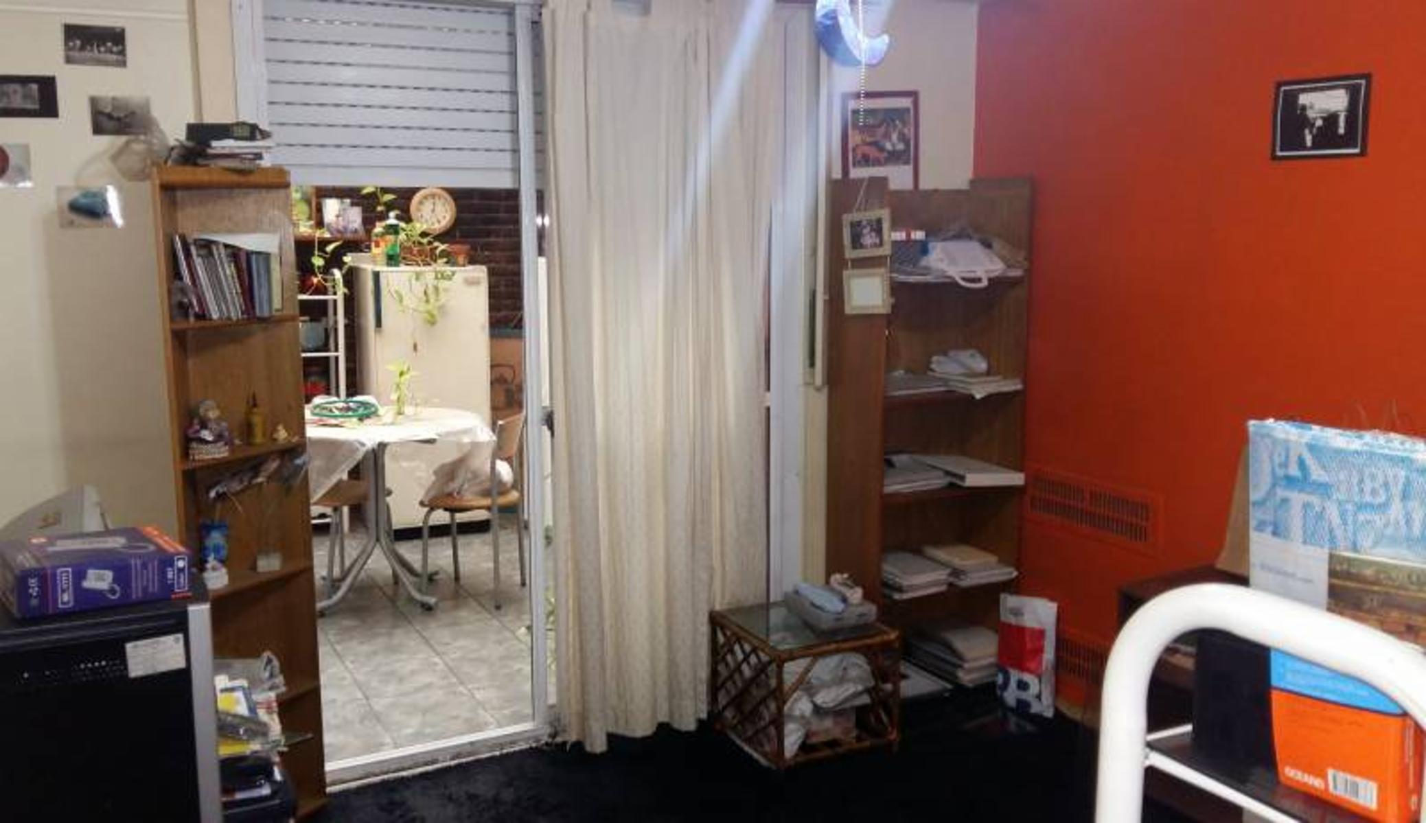 DEPARTAMENTO EN VENTA EN FLORES 4 AMBIENTES MUY AMPLIOS METROS DEL SUBTE — foto 9