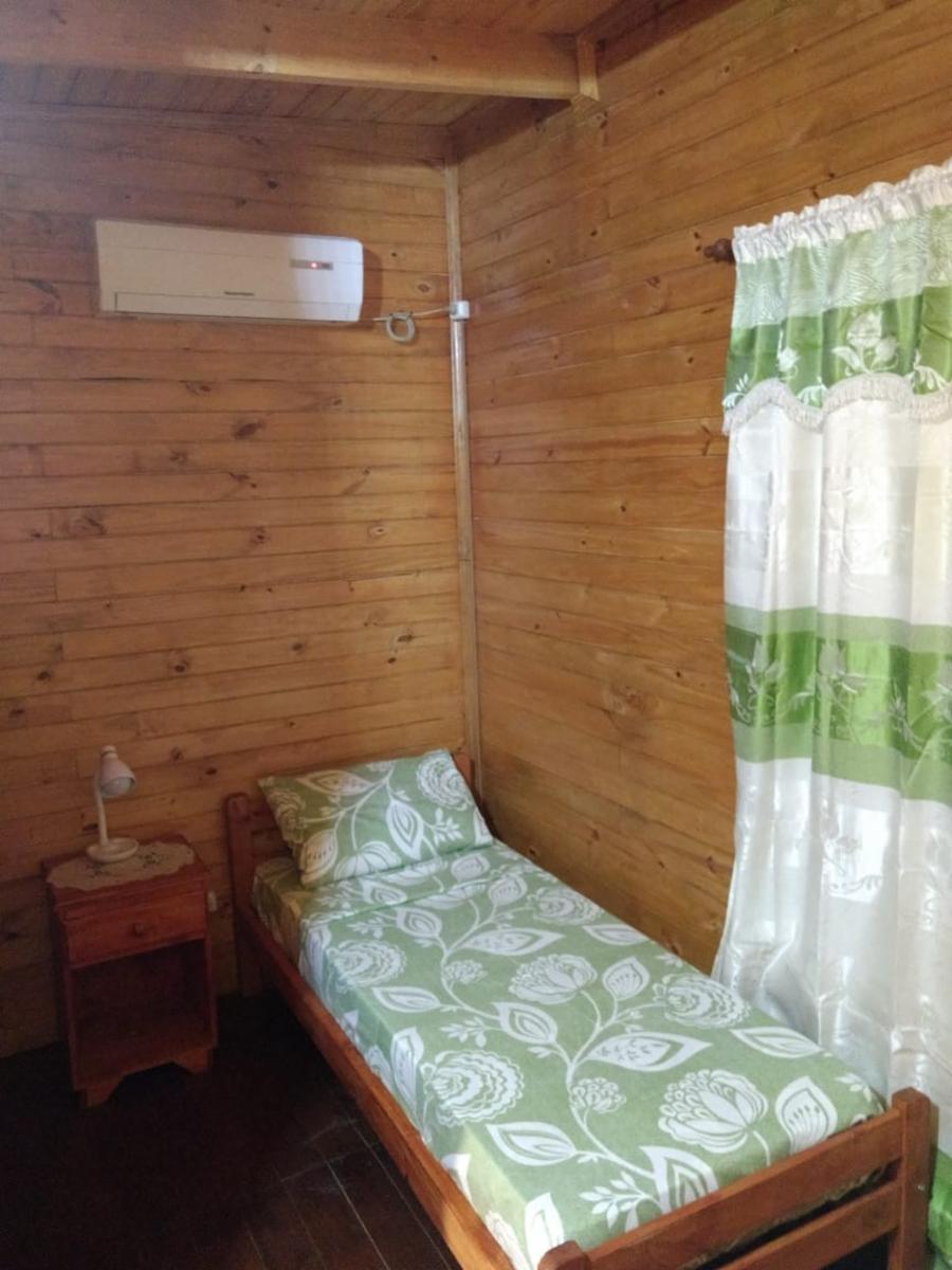 Propiedad con casa y cabañas - 12