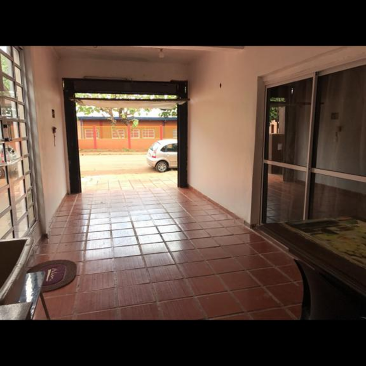 Propiedad con departamentos y local comercial - 3