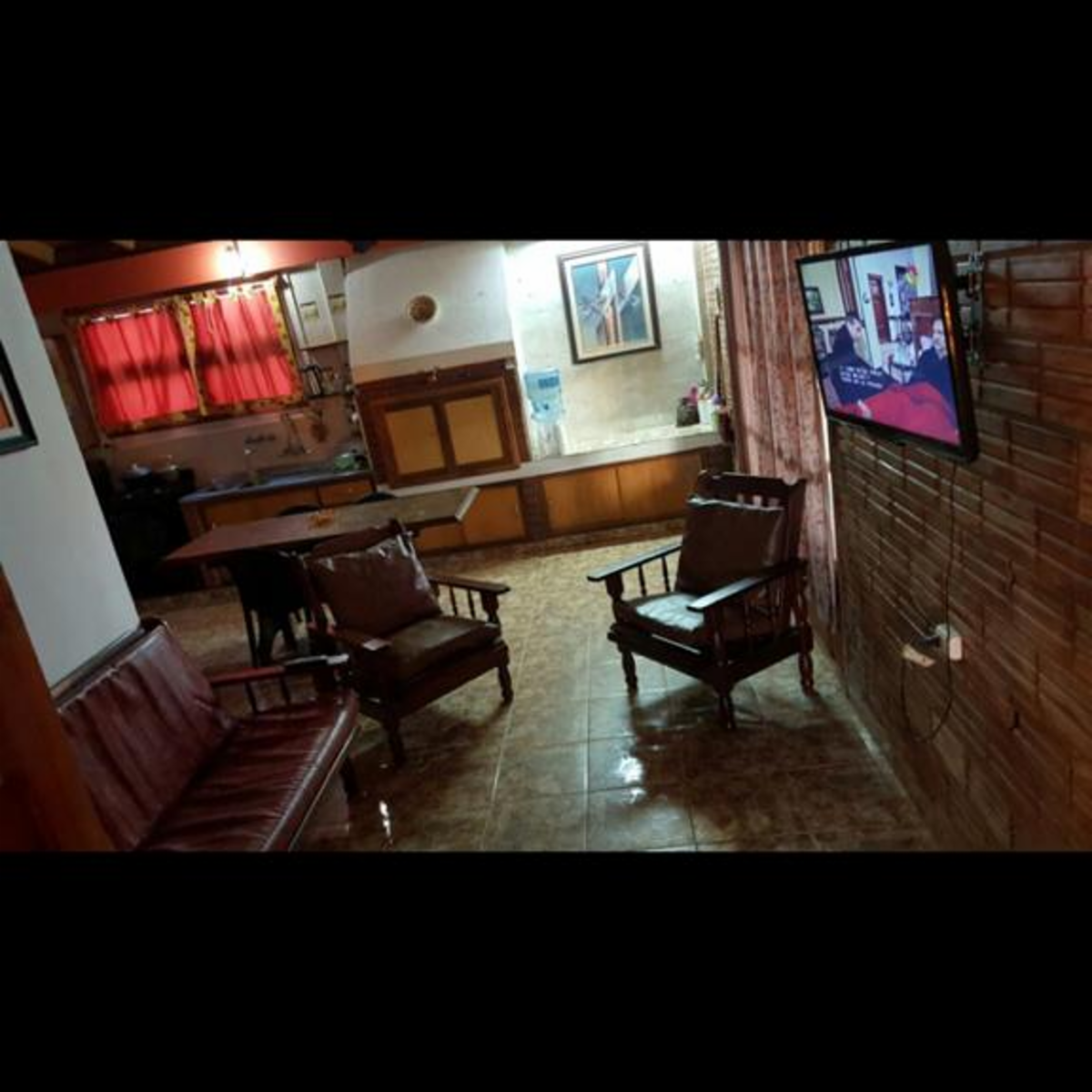 Propiedad con departamentos y local comercial - 8