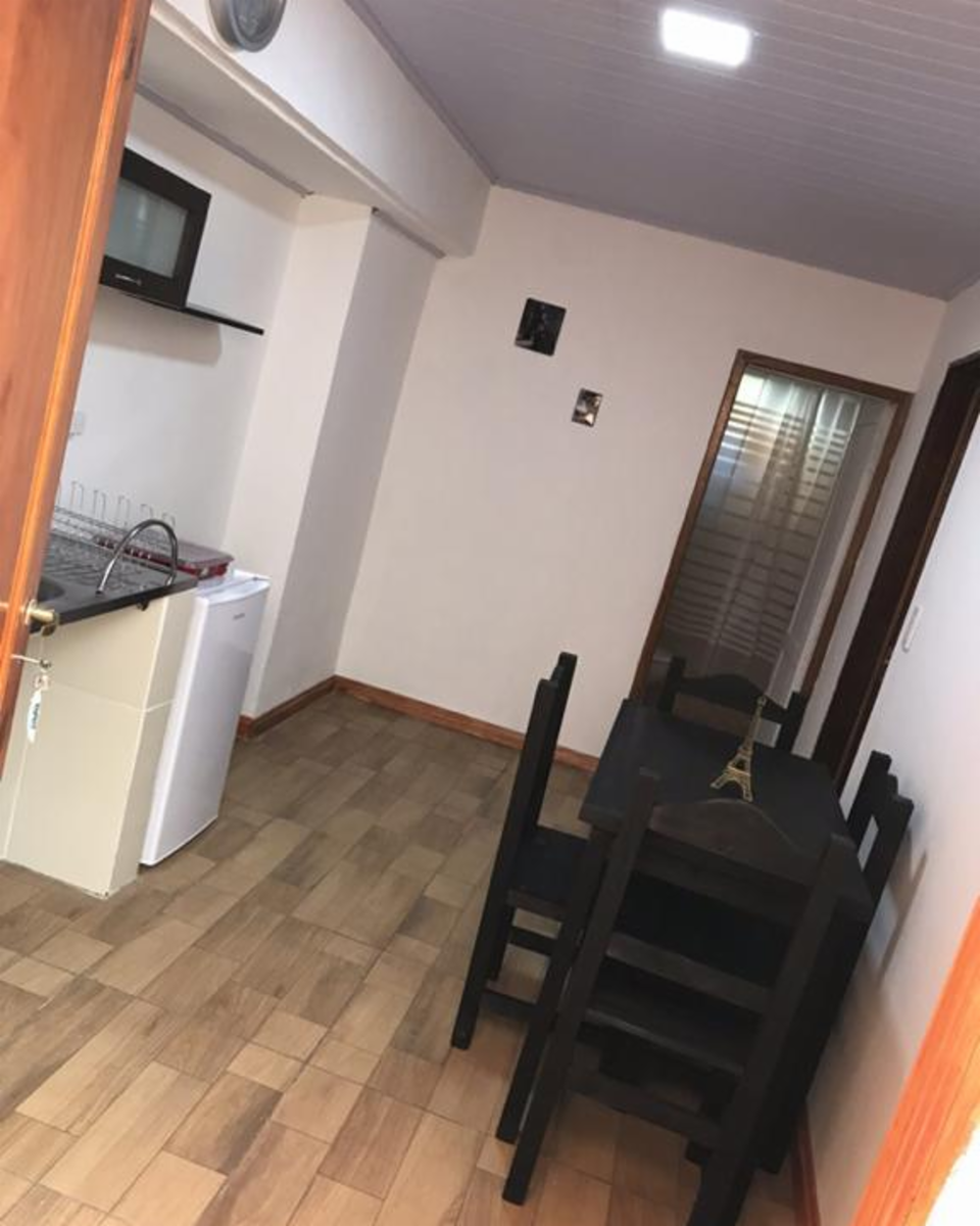 Propiedad con departamentos y local comercial - 10