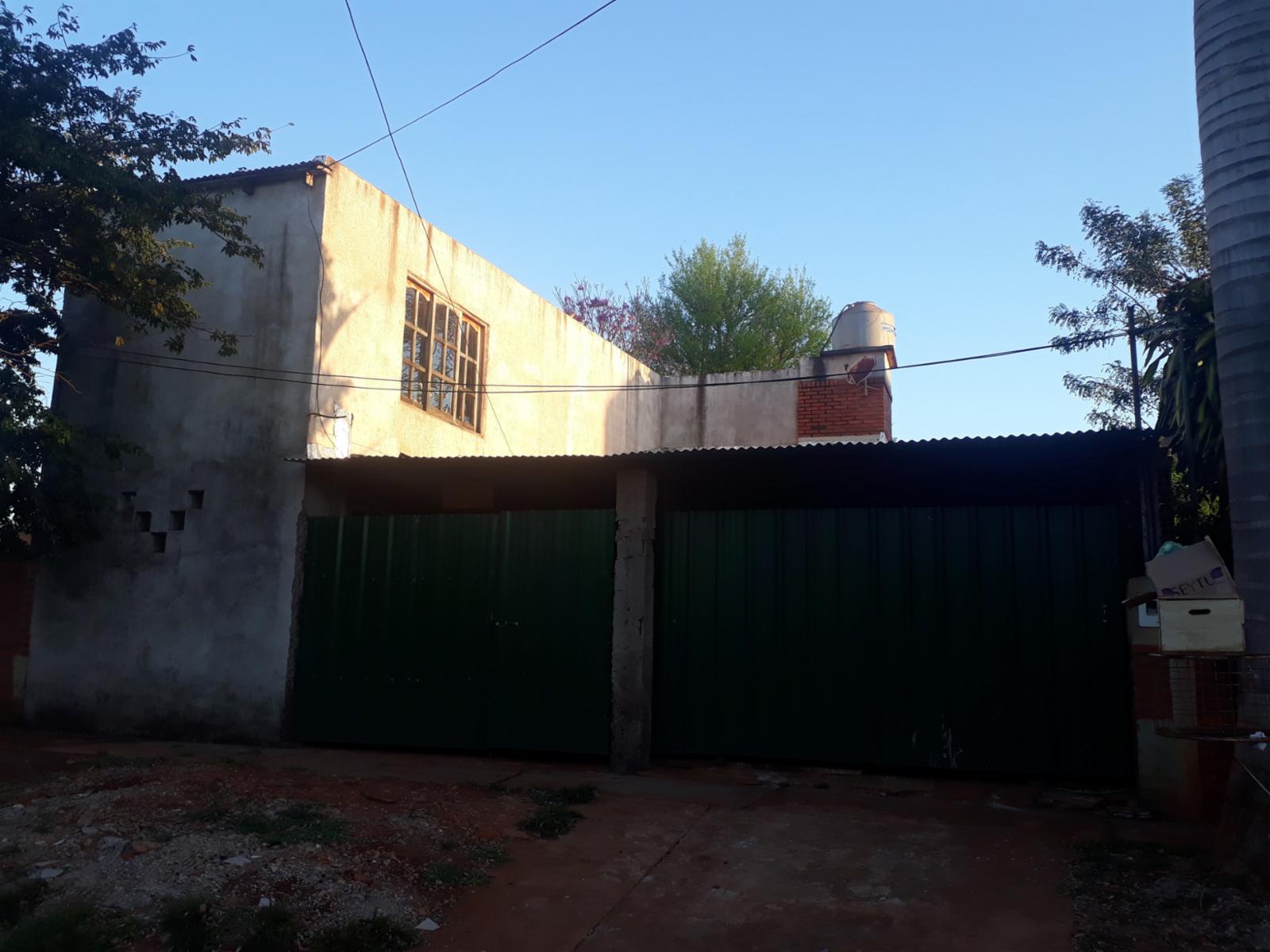 Casa con ampliación en barrio Las Leñas - 1