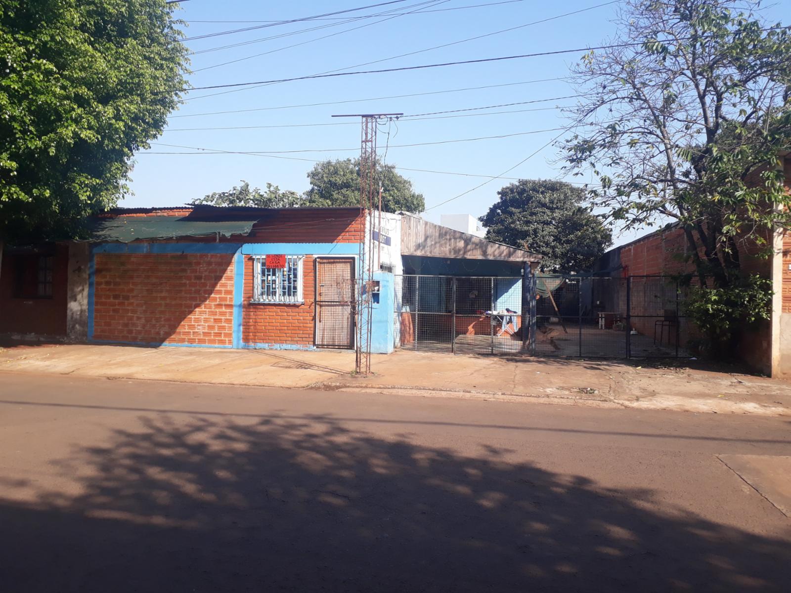 Propiedad con casa, Centro de Puerto Iguazú - 1
