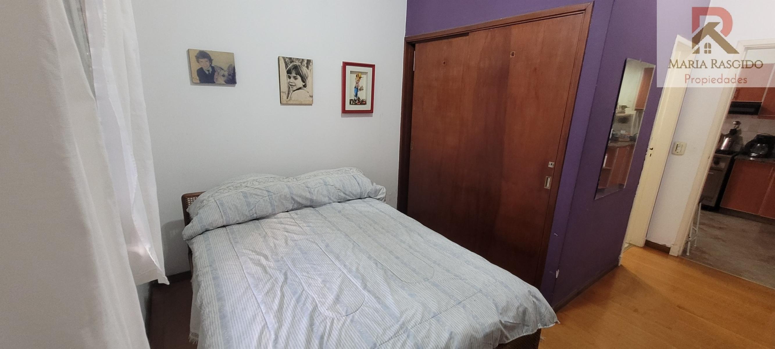 Casa en Venta. Zona: Castelar Norte. 4 ambientes más dependencia. Parque. Quincho. Amplios ambientes muy luminosos. — foto 7