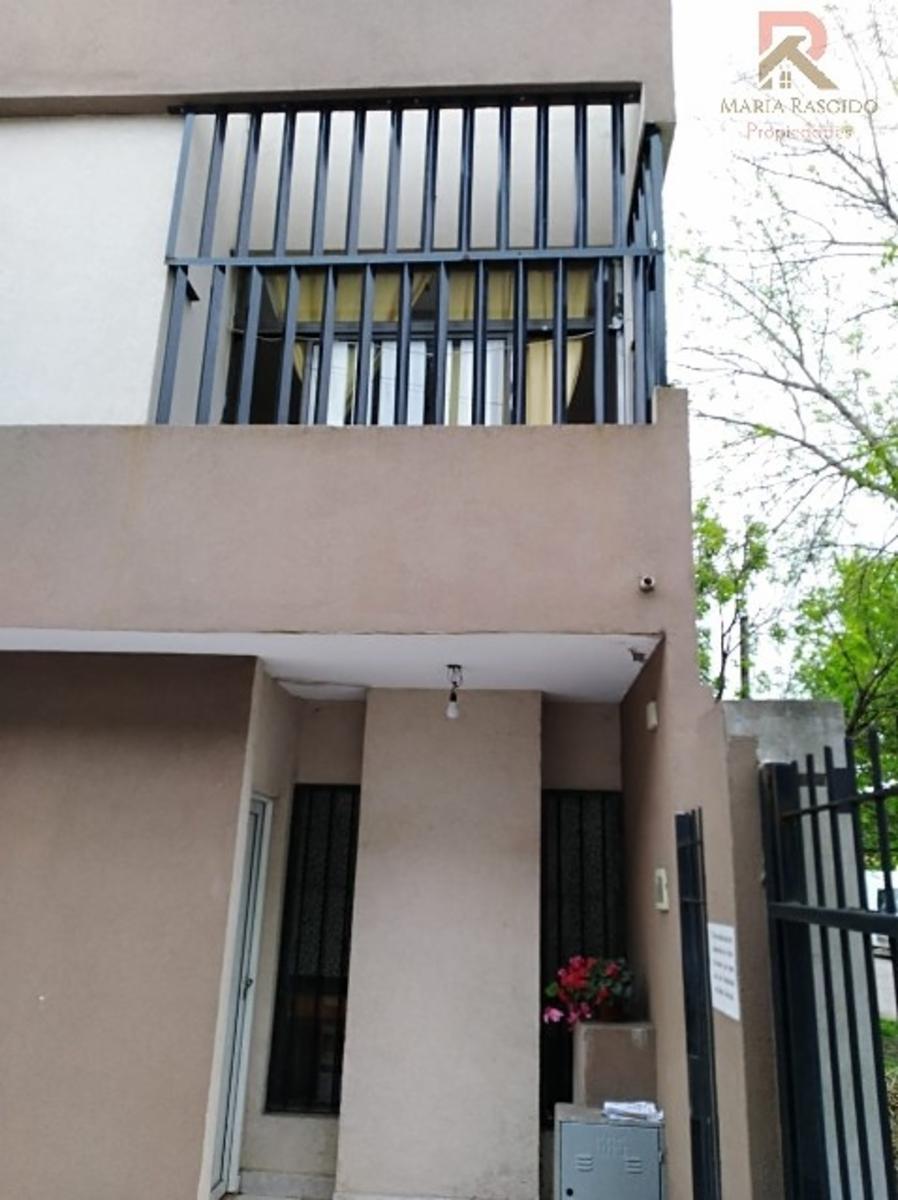 Dúplex Impecable en excelente zona Moreno 3 ambientes cochera individual