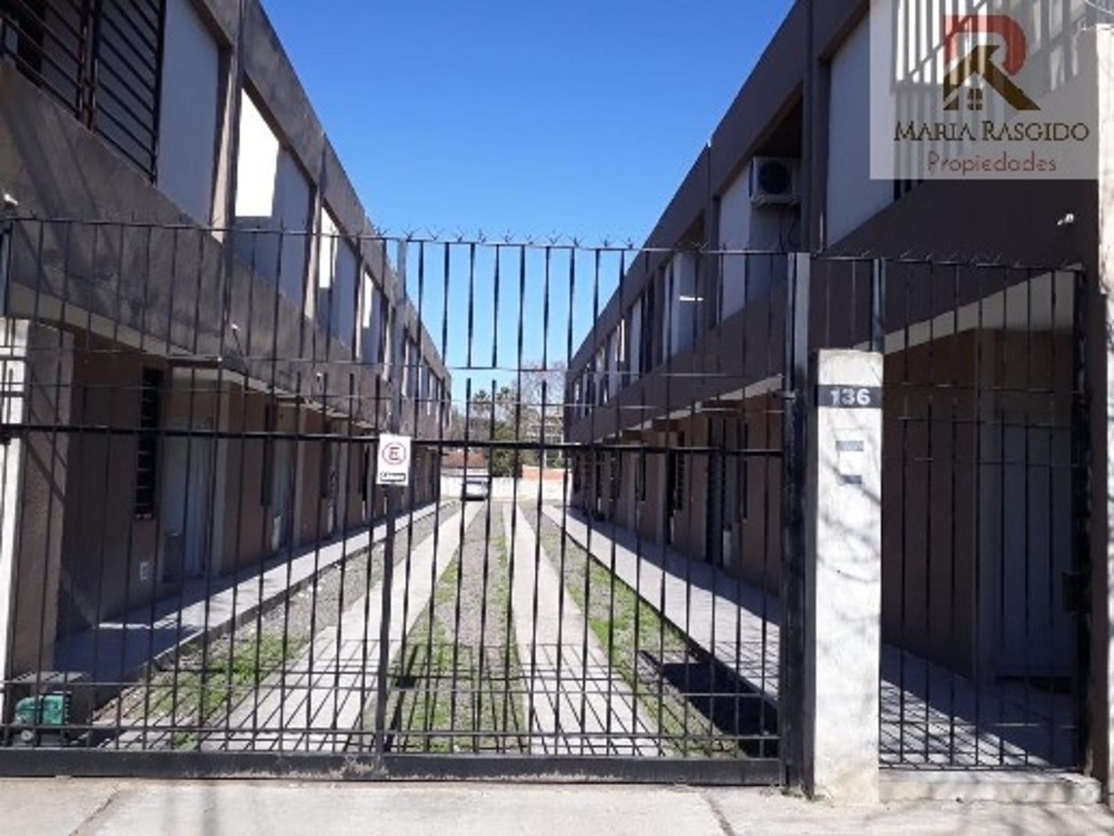 Dúplex Impecable en excelente zona Moreno 3 ambientes cochera individual — foto 3