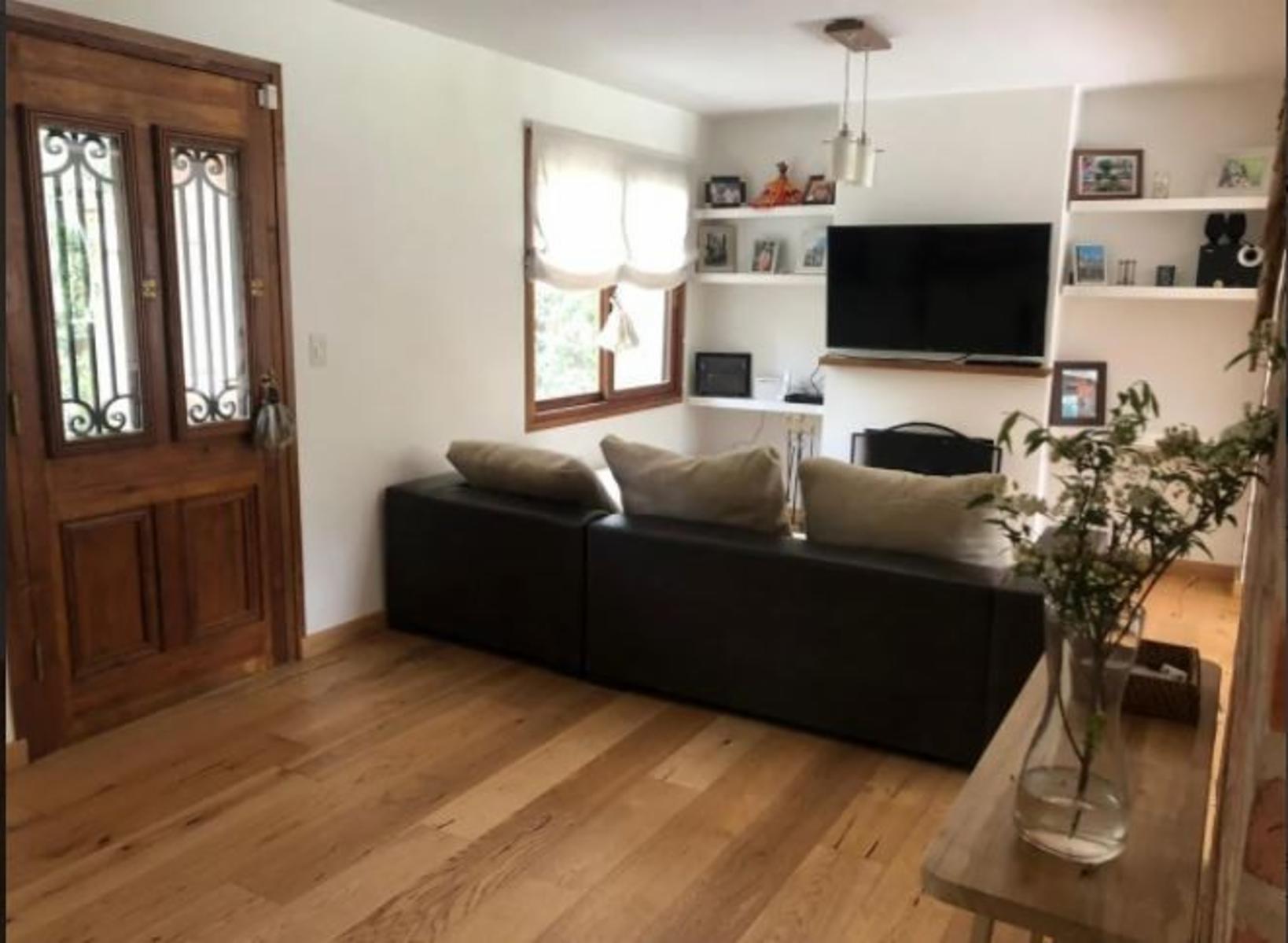 Venta Excelente Propiedad Minimalista metros Casco Parque Leloir con pileta 4 ambientes — foto 8