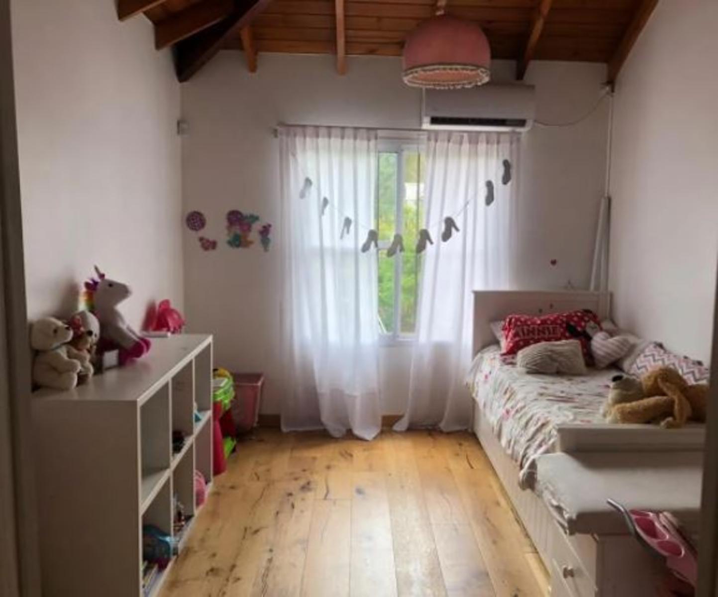 Venta Excelente Propiedad Minimalista metros Casco Parque Leloir con pileta 4 ambientes — foto 10