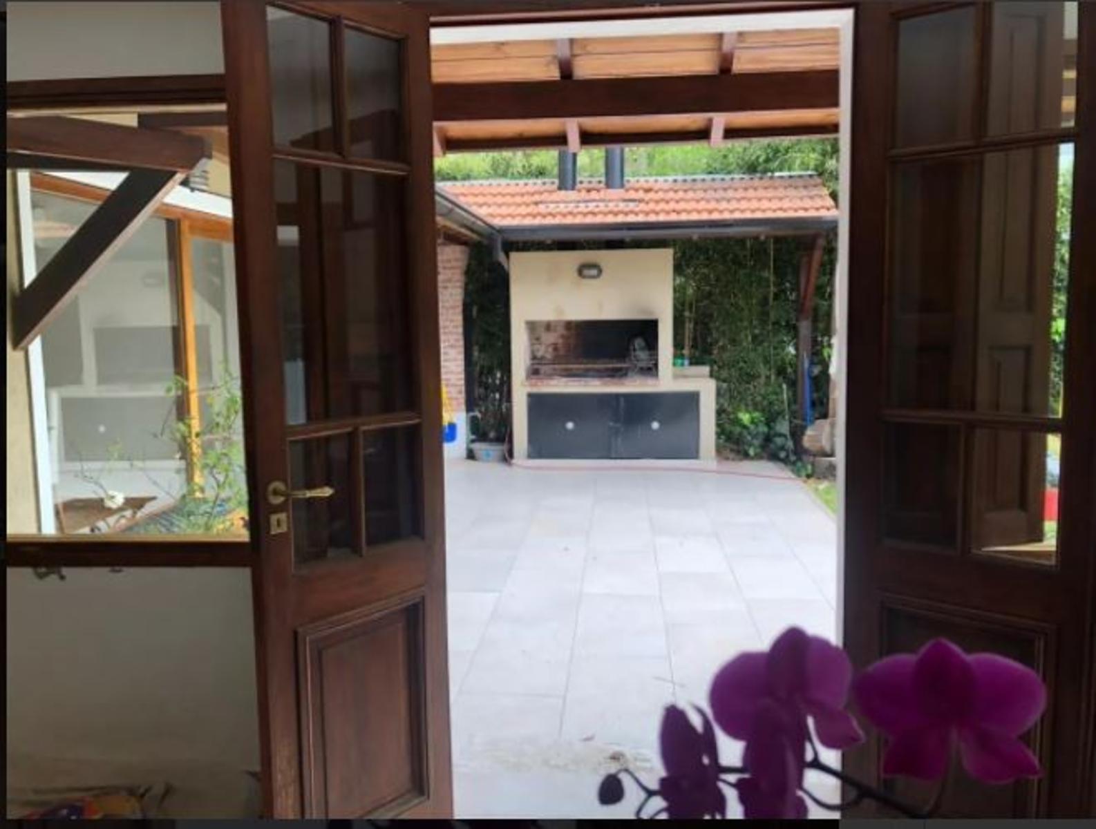 Venta Excelente Propiedad Minimalista metros Casco Parque Leloir con pileta 4 ambientes — foto 11