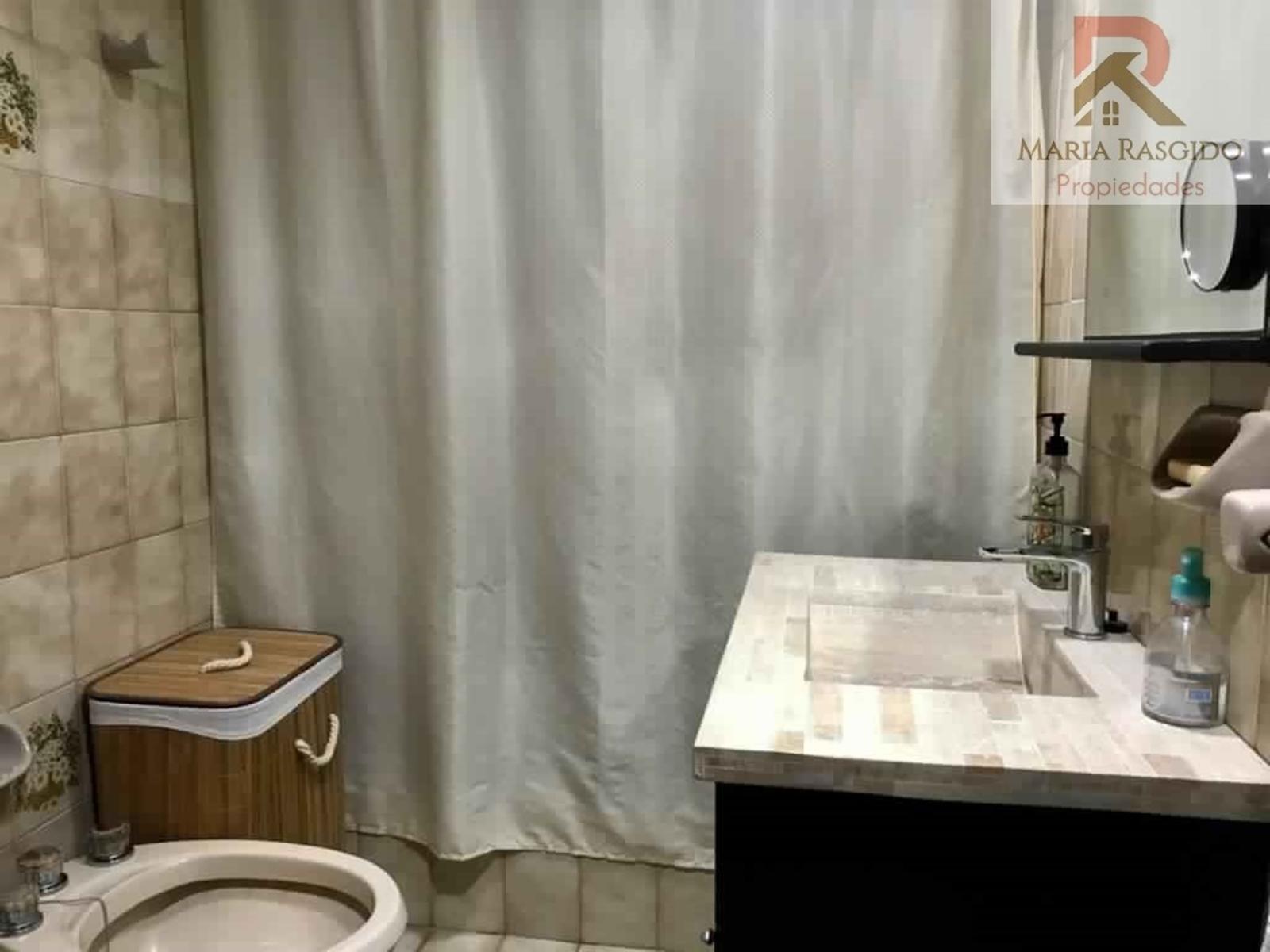 Venta Hermoso Chalet PH en Castelar moderno y parque Excelente Zona Parque Costa Santa Rosa — foto 7