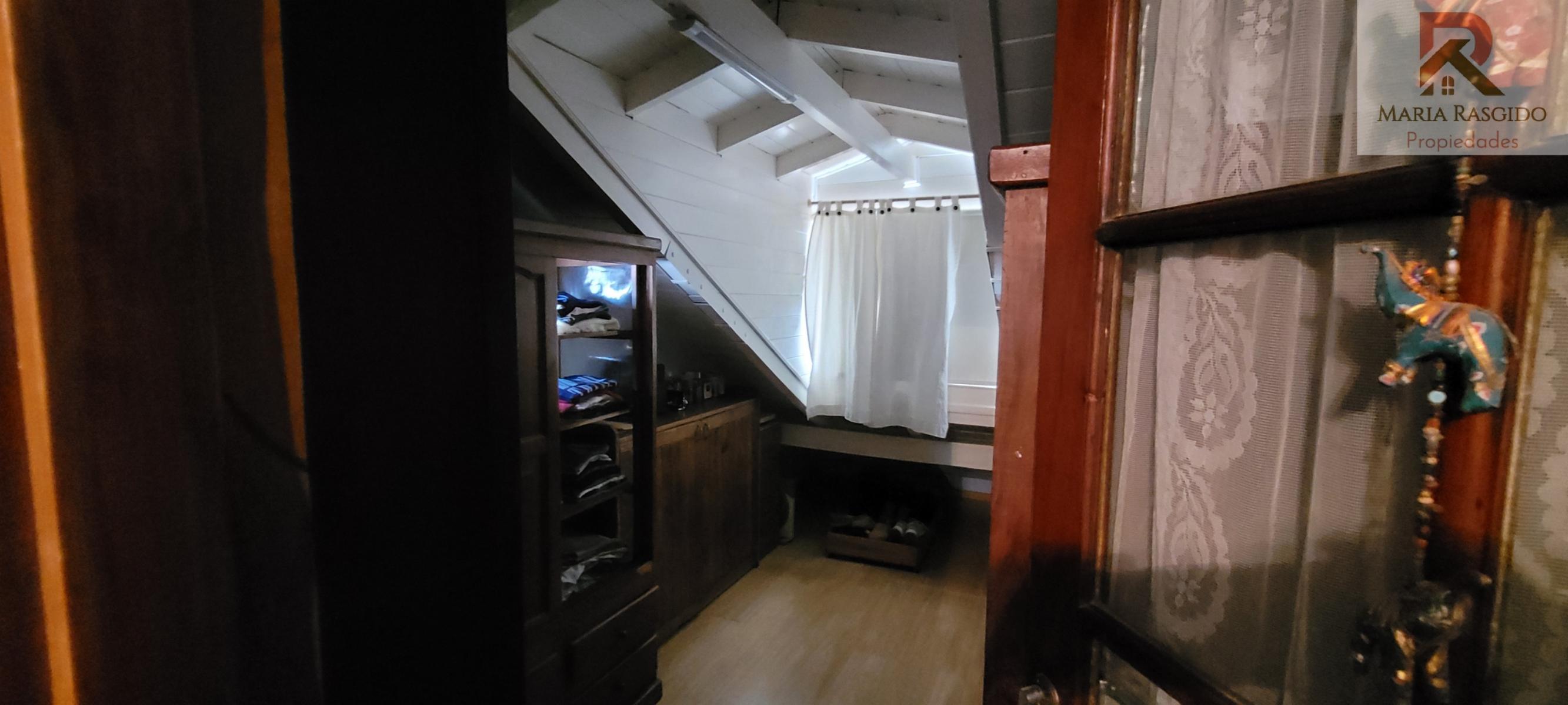 Venta Hermoso Chalet Castelar parque piscina Excelente Zona 4 ambientes Toma propiedad menos valor parte de pago — foto 12