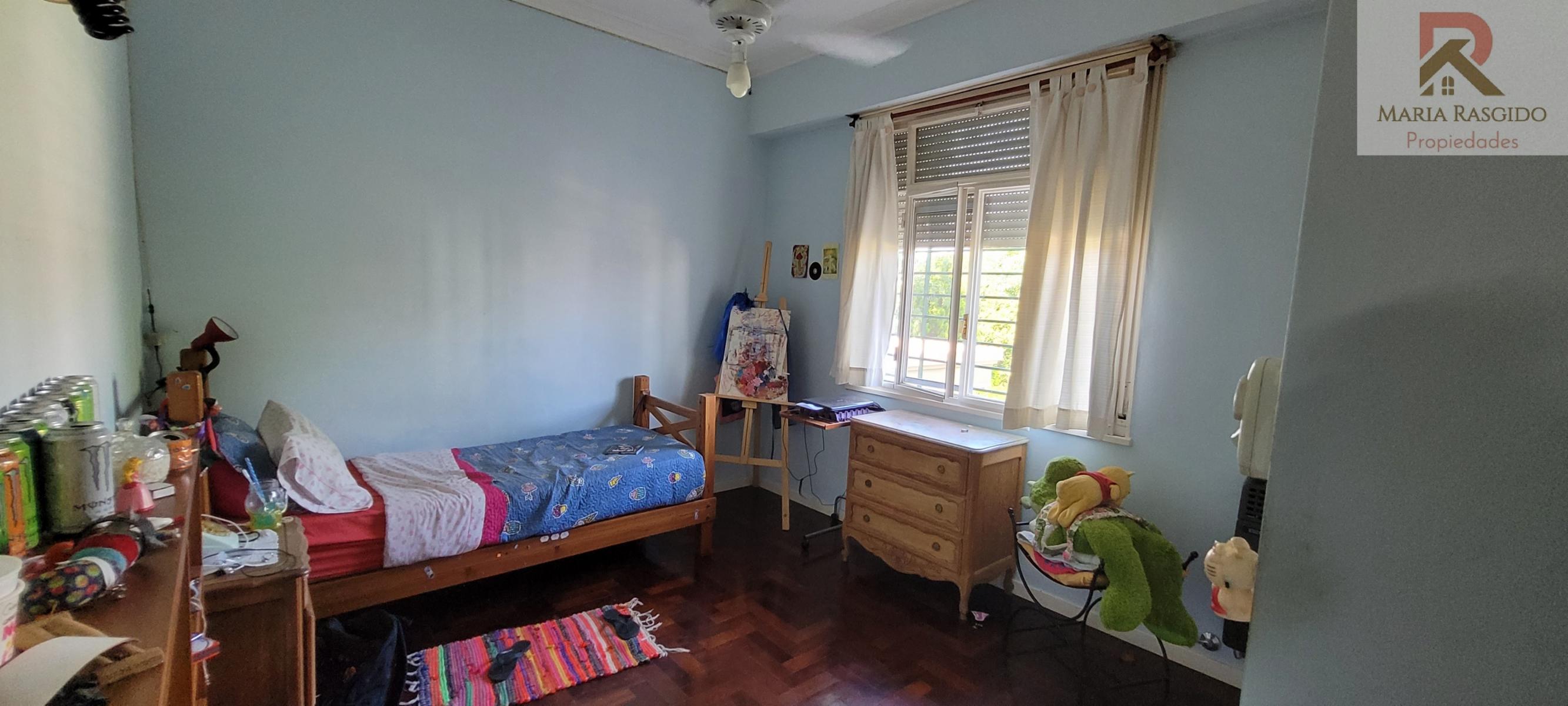 Venta Hermoso Chalet Castelar parque piscina Excelente Zona 4 ambientes Toma propiedad menos valor parte de pago — foto 14