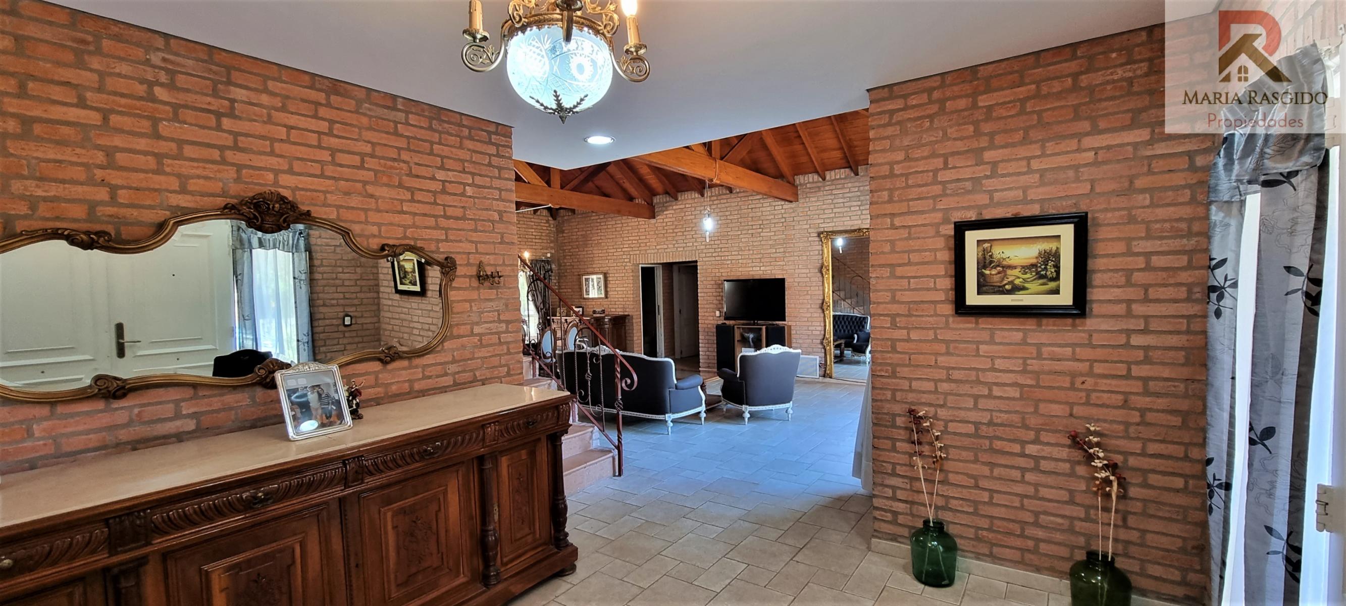 Importante propiedad en el Country San Diego en Moreno. Casa con importante parque y piscina climatizada — foto 3