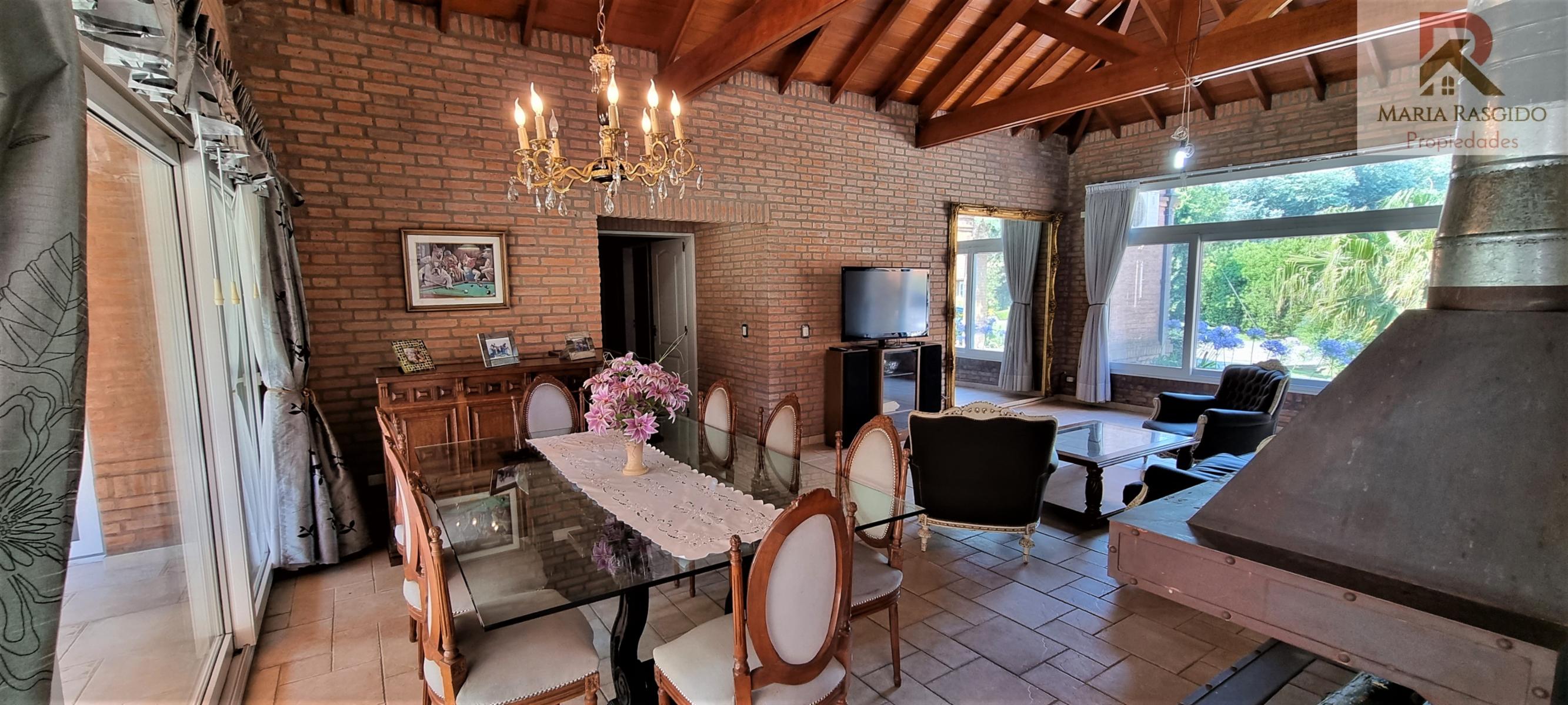Importante propiedad en el Country San Diego en Moreno. Casa con importante parque y piscina climatizada — foto 5