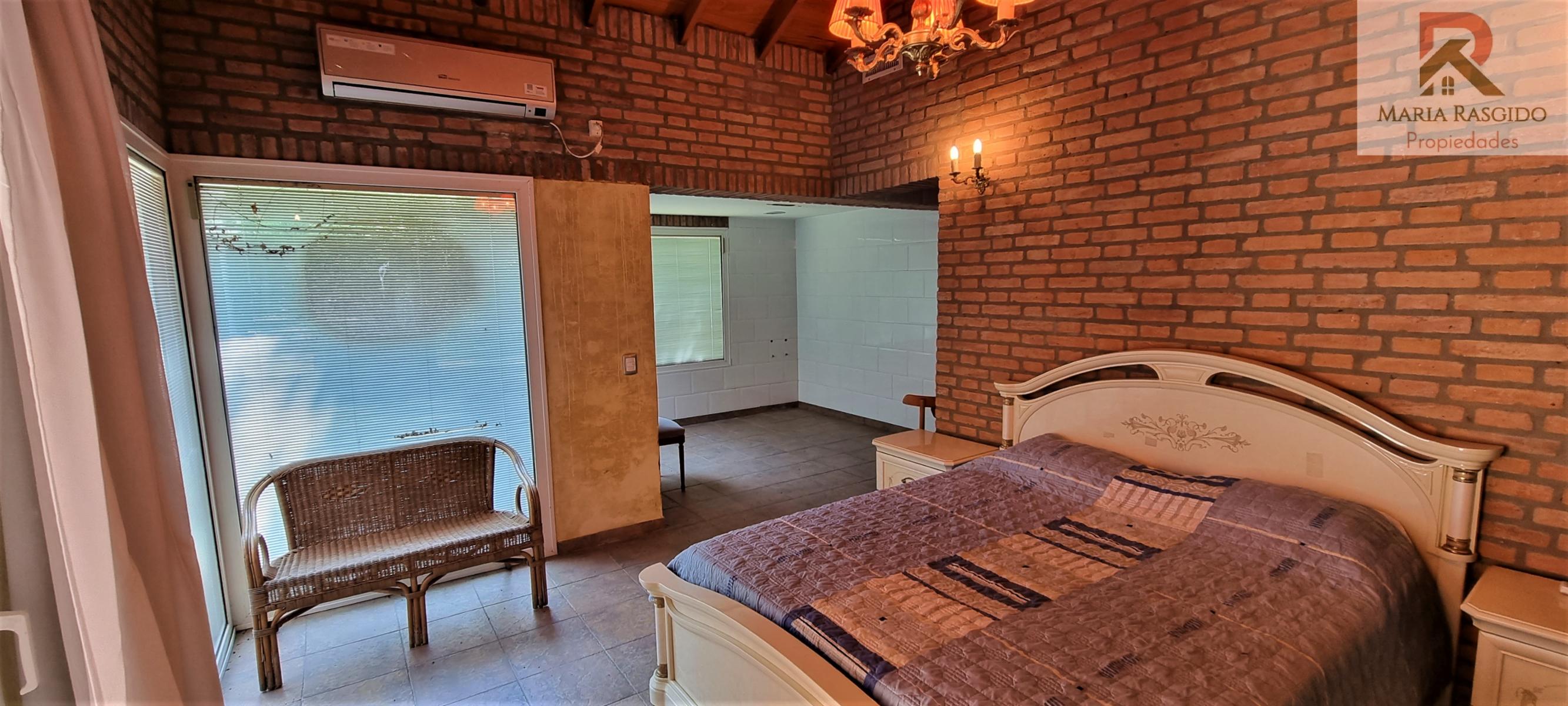 Importante propiedad en el Country San Diego en Moreno. Casa con importante parque y piscina climatizada — foto 9