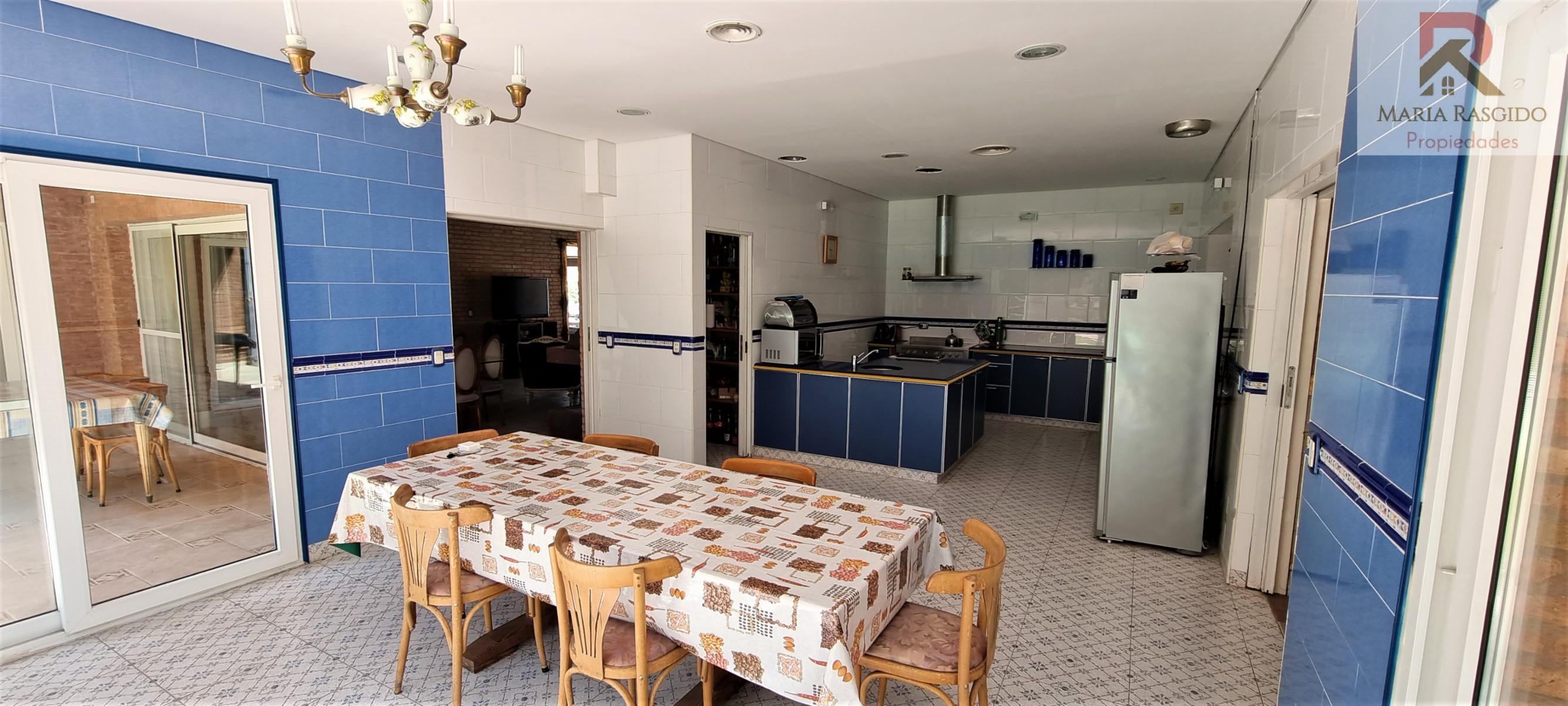 Importante propiedad en el Country San Diego en Moreno. Casa con importante parque y piscina climatizada — foto 12