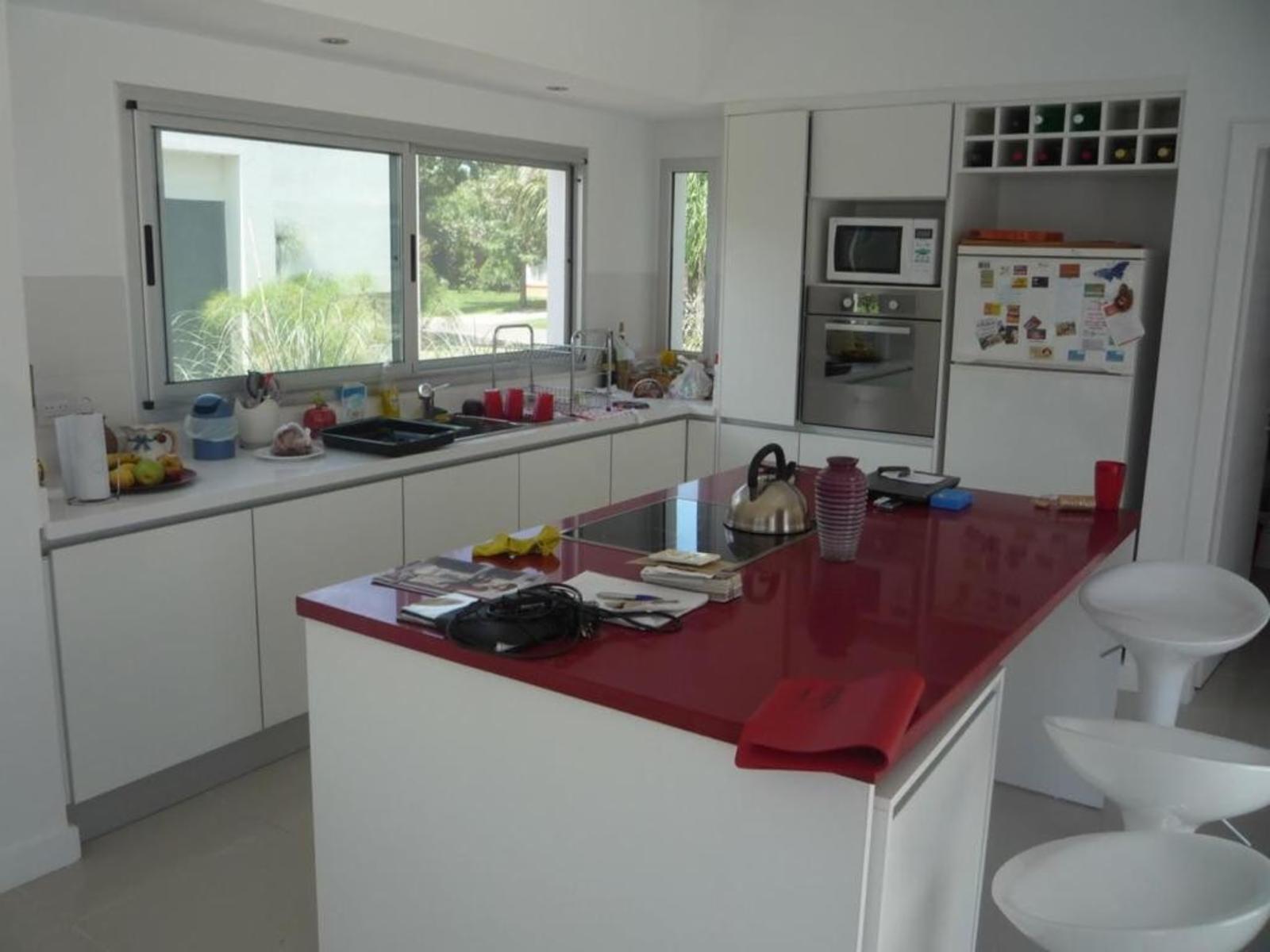 Alquiler Anual de casa 4 amb en Country San Patricio Moreno con Pileta . 1000 m2 Parque - 10
