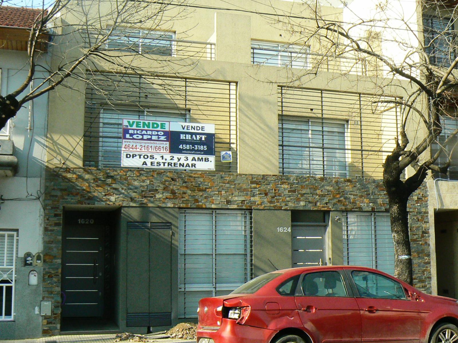 Departamento 3 ambientes al contra frente con vestidor y balcon a estrenar Mataderos dpto 6