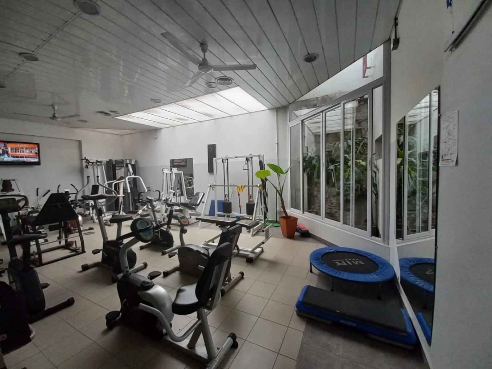 Importante Predio en Centro de la Ciudad para uso Deportivo y/o Salud — foto 9