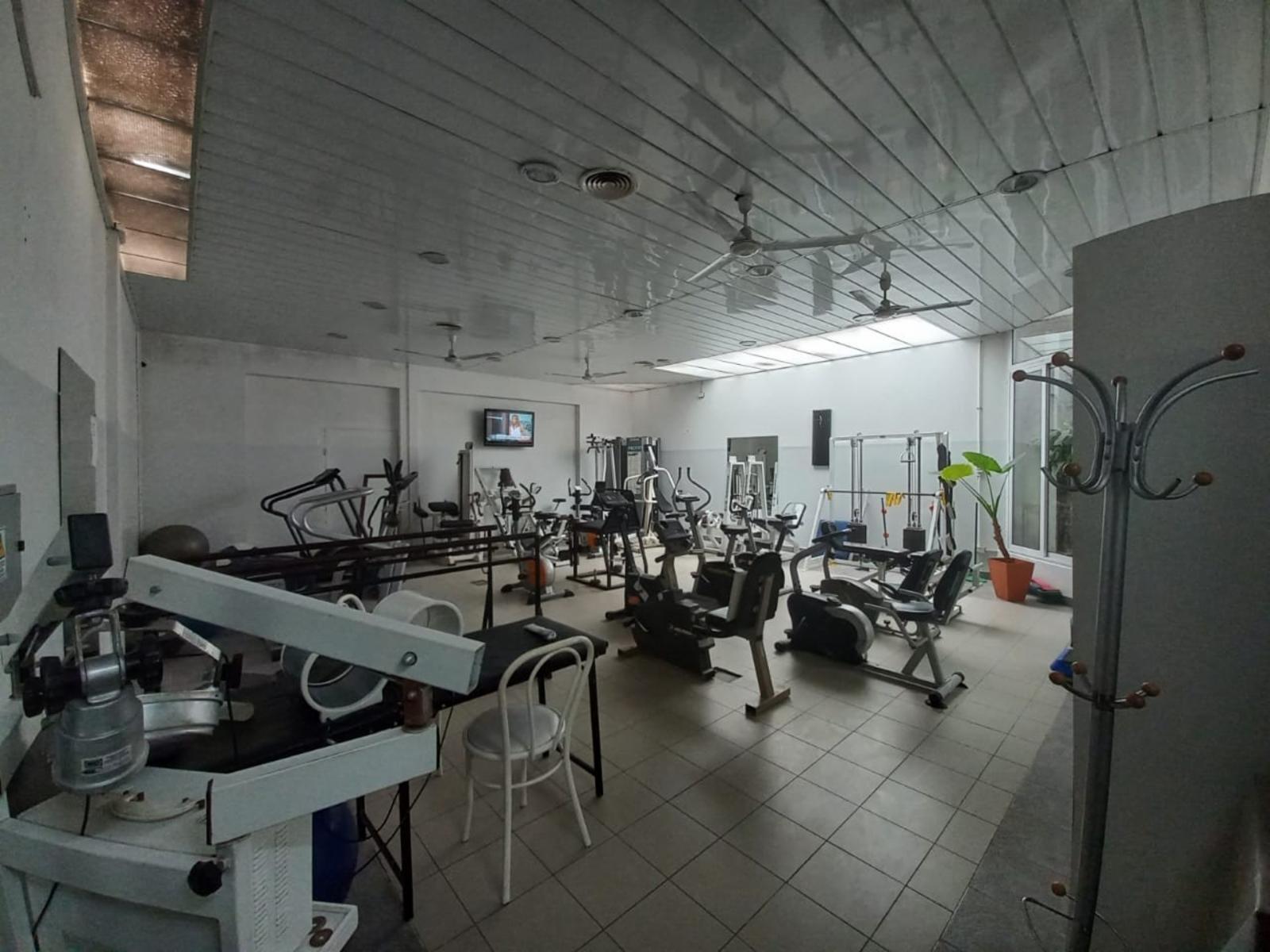 Importante Predio en Centro de la Ciudad para uso Deportivo y/o Salud — foto 10