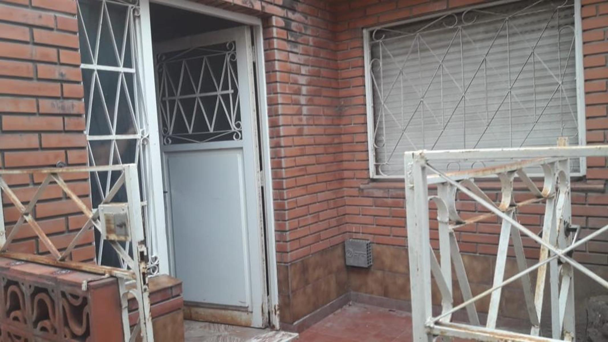 2 Locales con casa* a Reciclar a metros de Avenida Colón — foto 3
