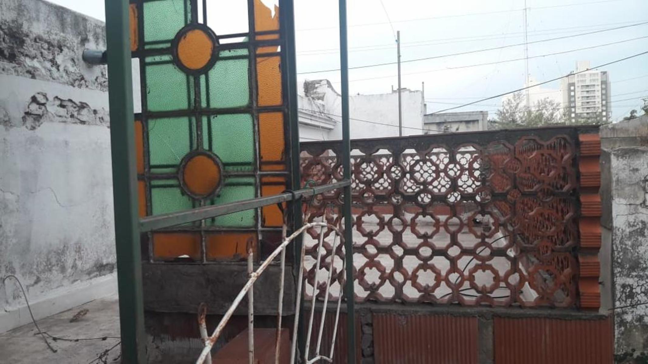 2 Locales con casa* a Reciclar a metros de Avenida Colón — foto 8