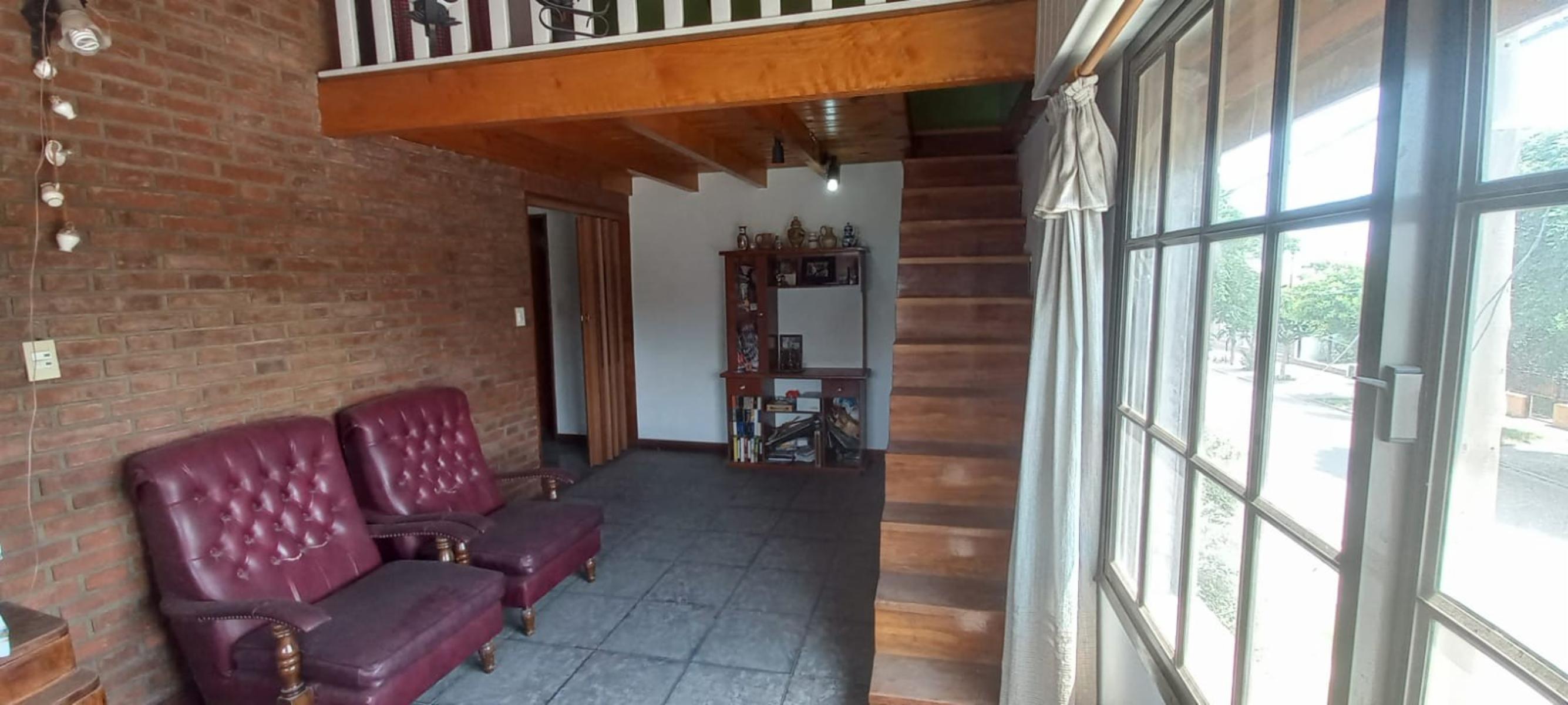 OPORTUNIDAD - VENTA casa 3 dormitorios con patio, pileta + LOCAL + Garaje doble - Doble terraza — foto 3