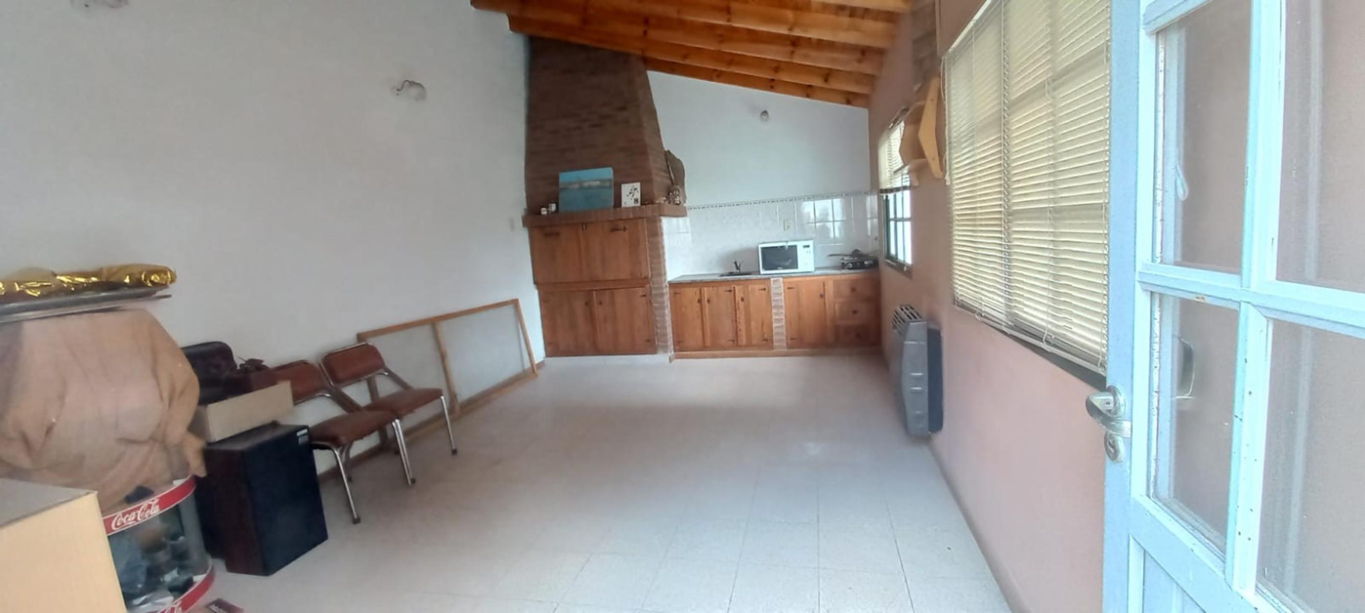 OPORTUNIDAD - VENTA casa 3 dormitorios con patio, pileta + LOCAL + Garaje doble - Doble terraza — foto 4