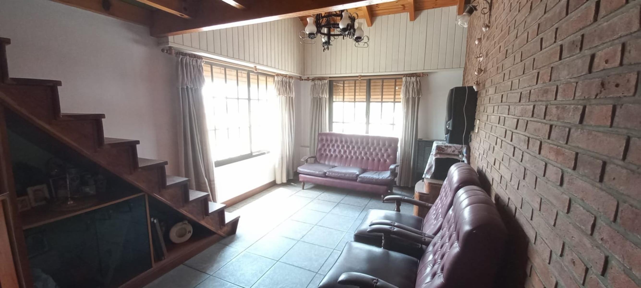 OPORTUNIDAD - VENTA casa 3 dormitorios con patio, pileta + LOCAL + Garaje doble - Doble terraza — foto 5