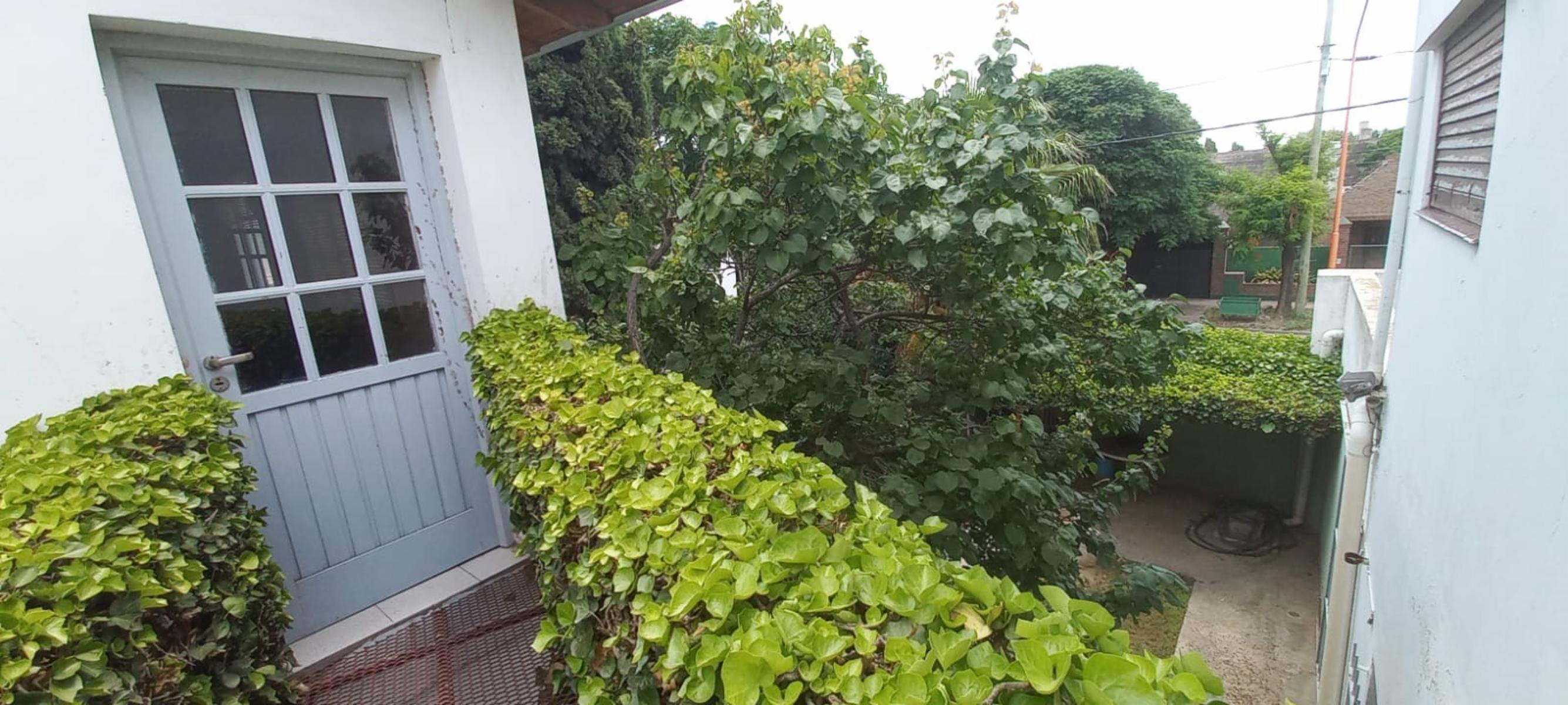 OPORTUNIDAD - VENTA casa 3 dormitorios con patio, pileta + LOCAL + Garaje doble - Doble terraza — foto 13