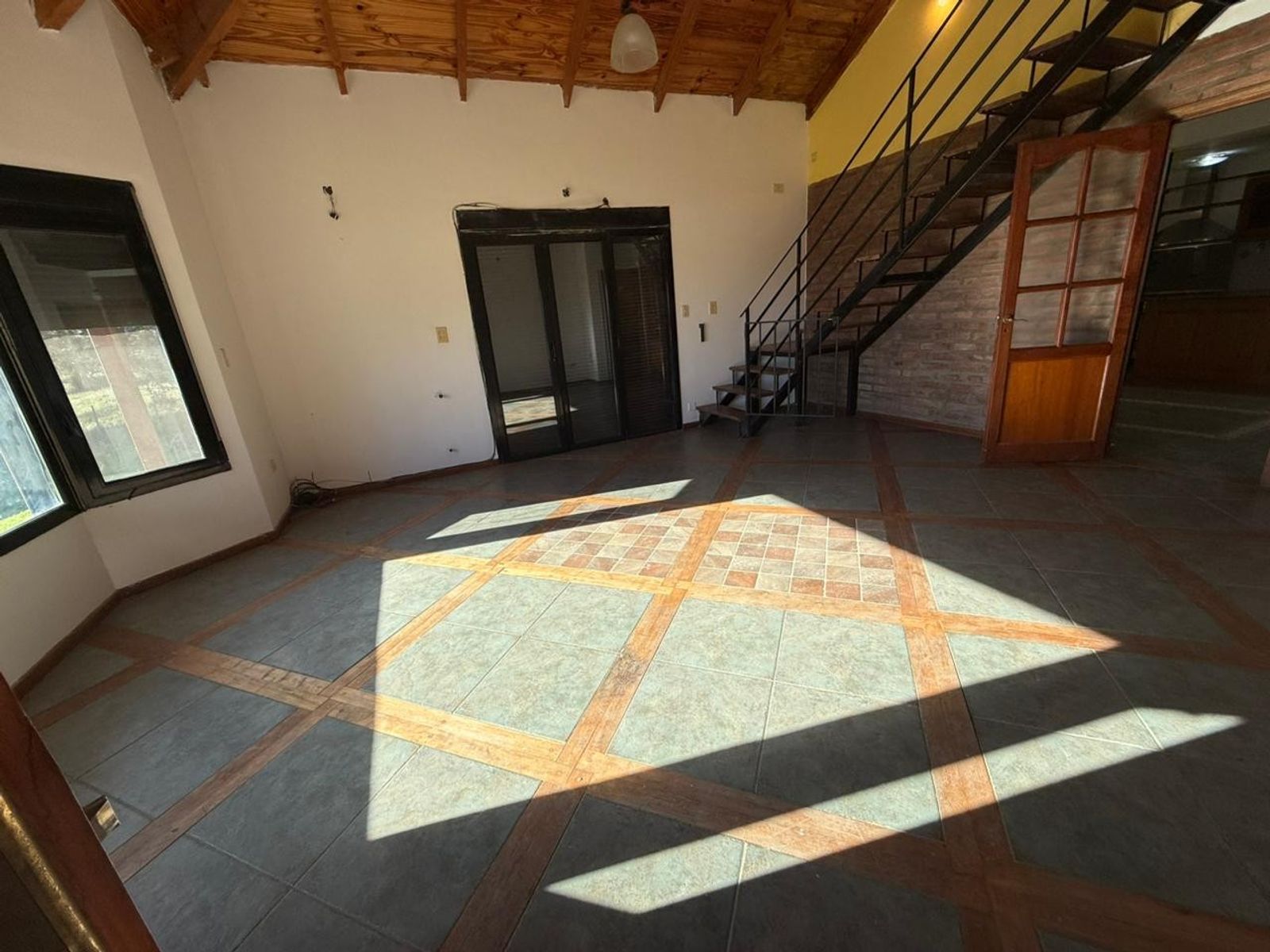 Venta de moderna, funcional y luminosa casa ubicada en Barrio Los Chañares — foto 6