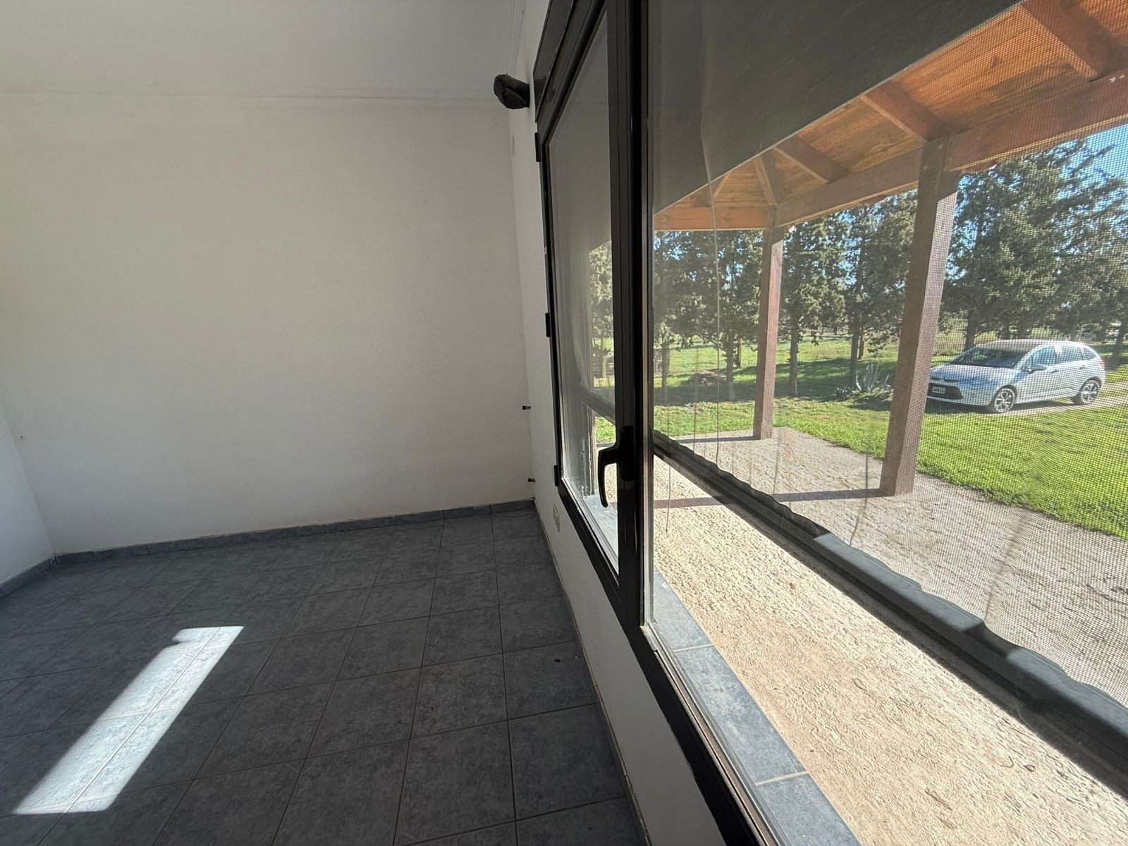 Venta de moderna, funcional y luminosa casa ubicada en Barrio Los Chañares — foto 12
