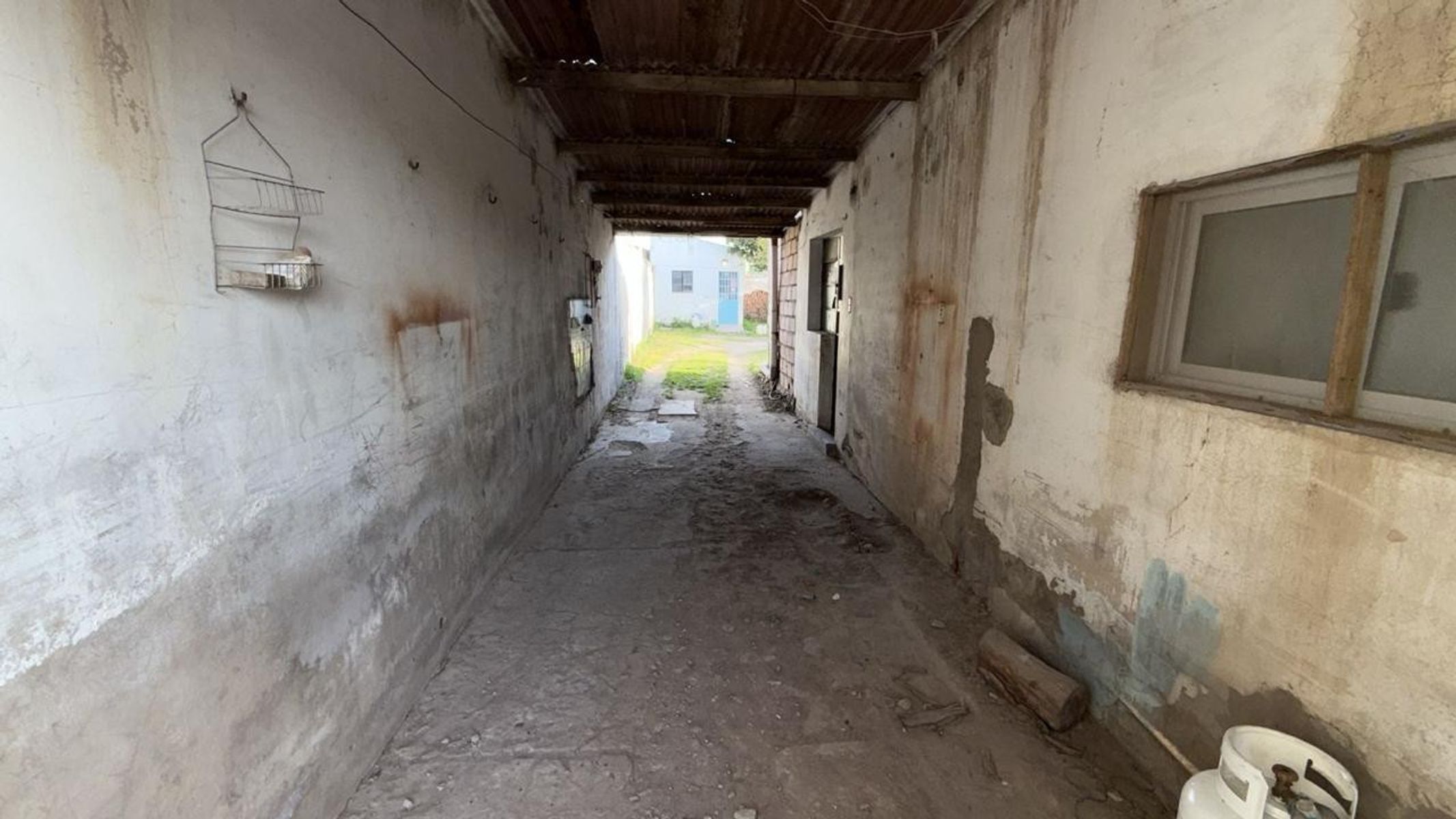 VENTA DE CASA PARCIALMENTE A RECICLAR EN BAHÍA BLANCA, ZONA APTA INDUSTRIA — foto 4